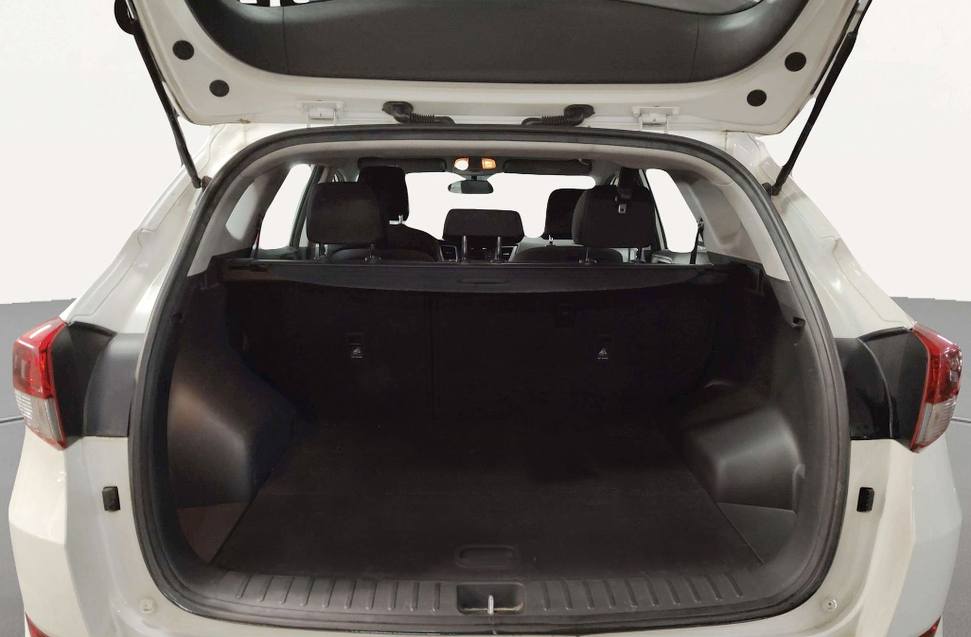 Hyundai Tucson 1.7 CRDi BlueDrive Klass 4x2 - foto 13