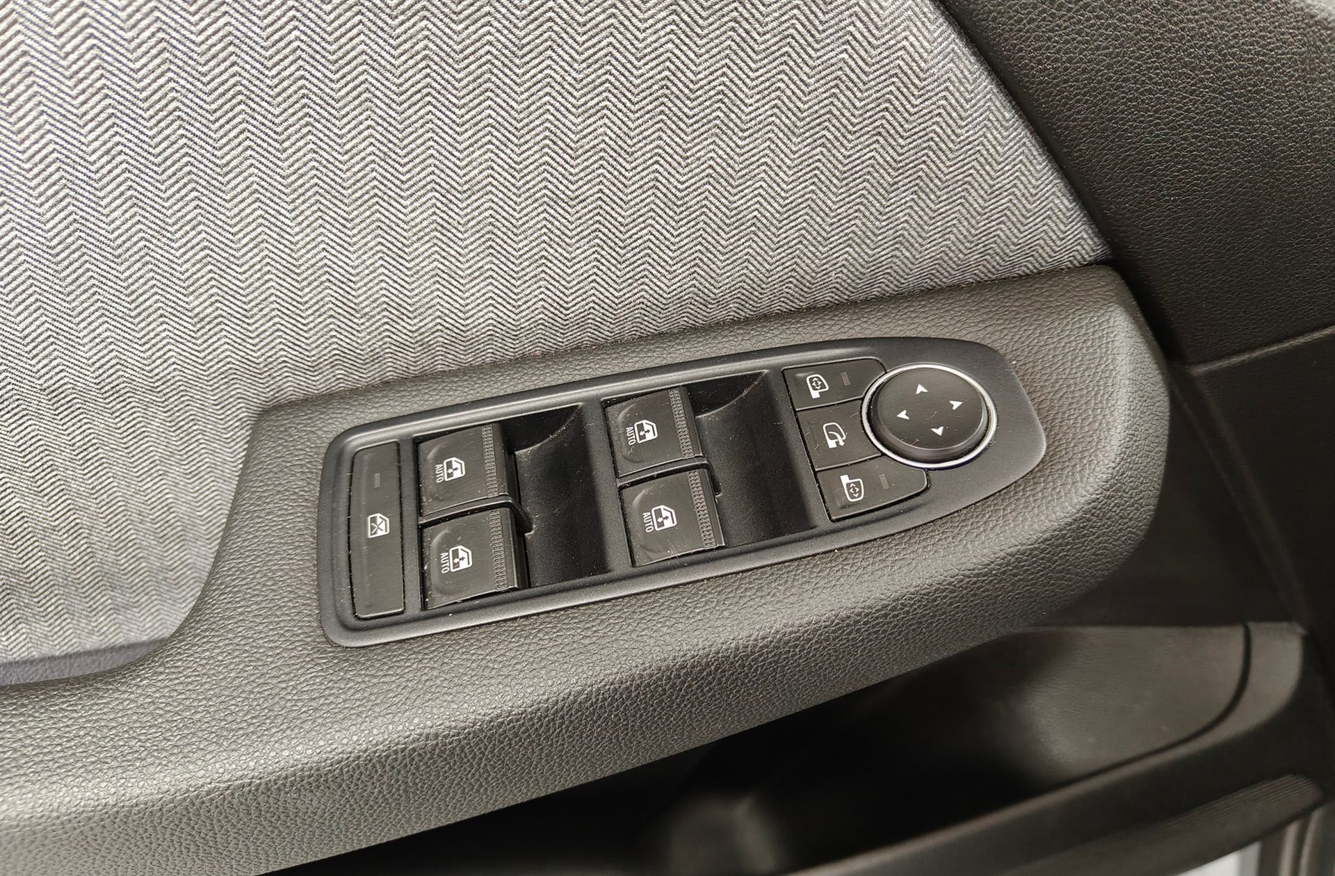 Renault Clio Techno TCe - foto 37