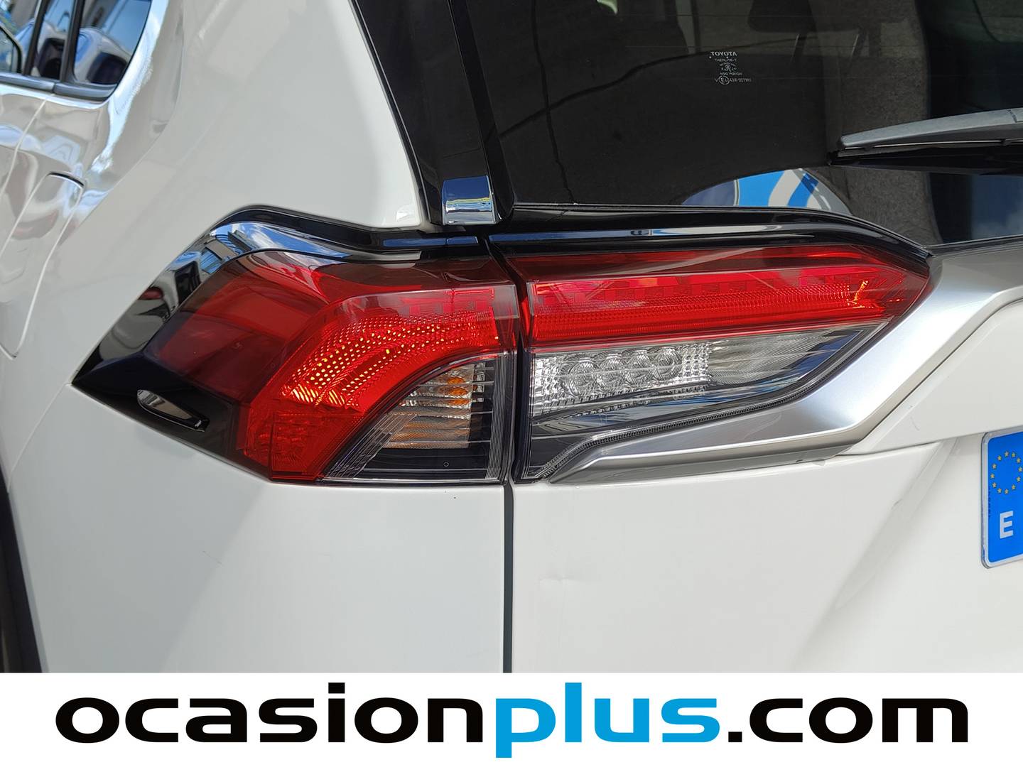 Extras del Toyota Rav4 Toyota Rav4 220H Advance 4x2 (218 CV)