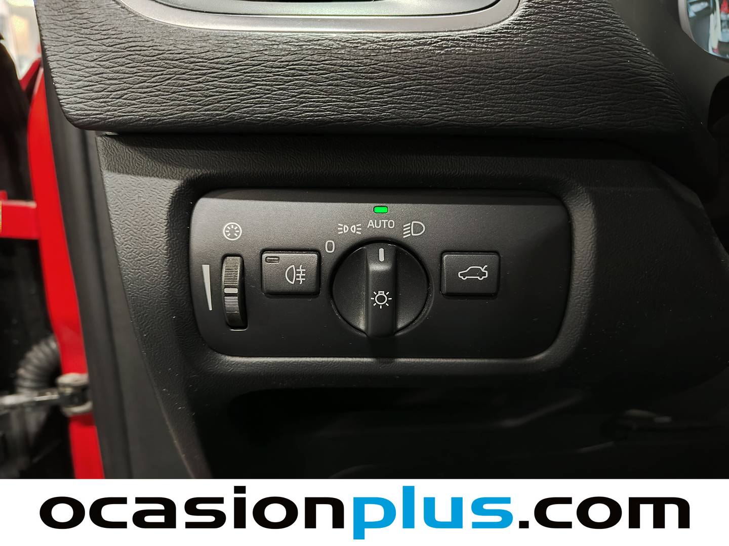Equipamiento del Volvo V40 Volvo V40 D3 Momentum (150 CV)