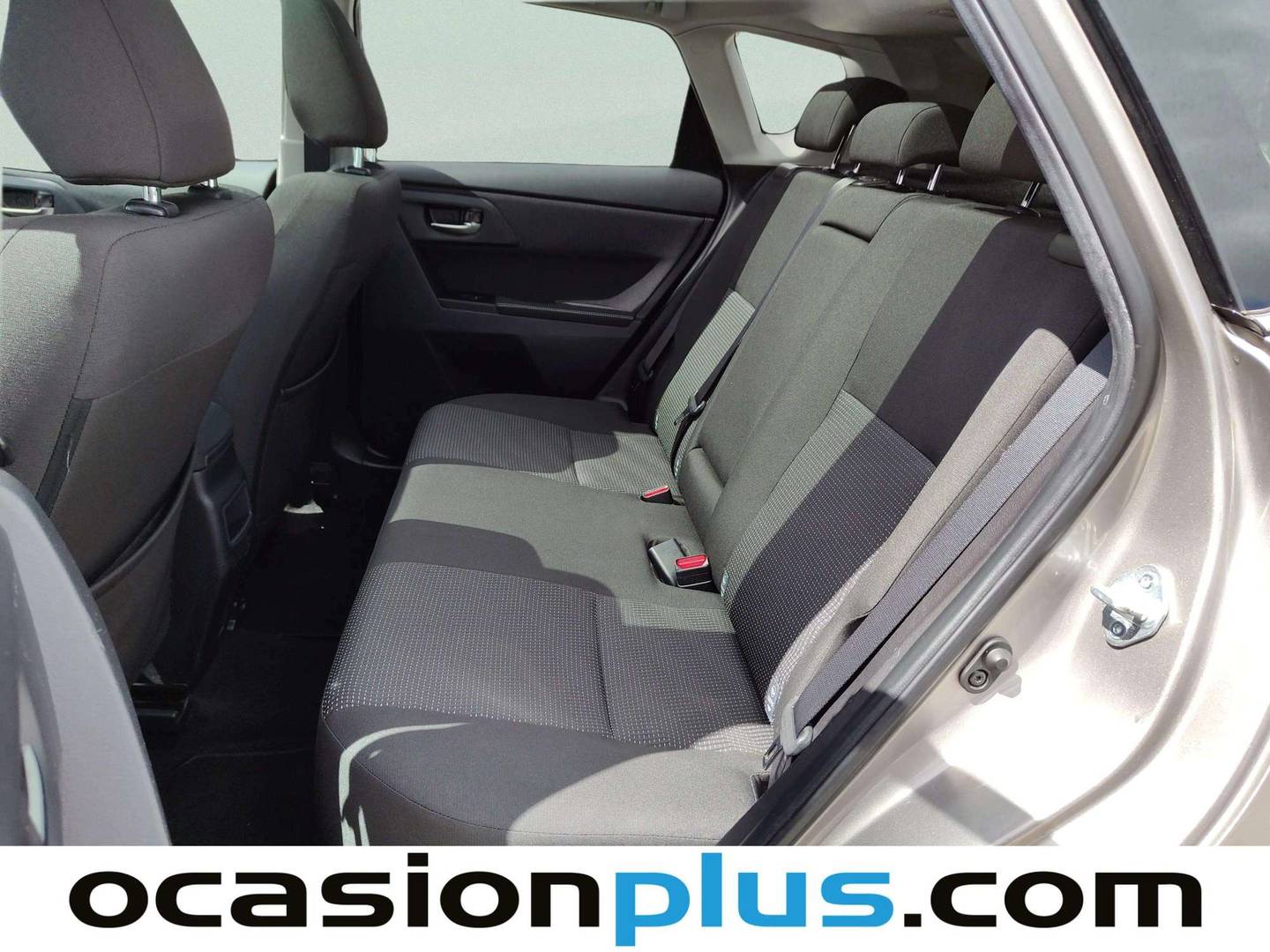 Foto asientos traseros Toyota Auris Toyota Auris 120D Active (124 CV)