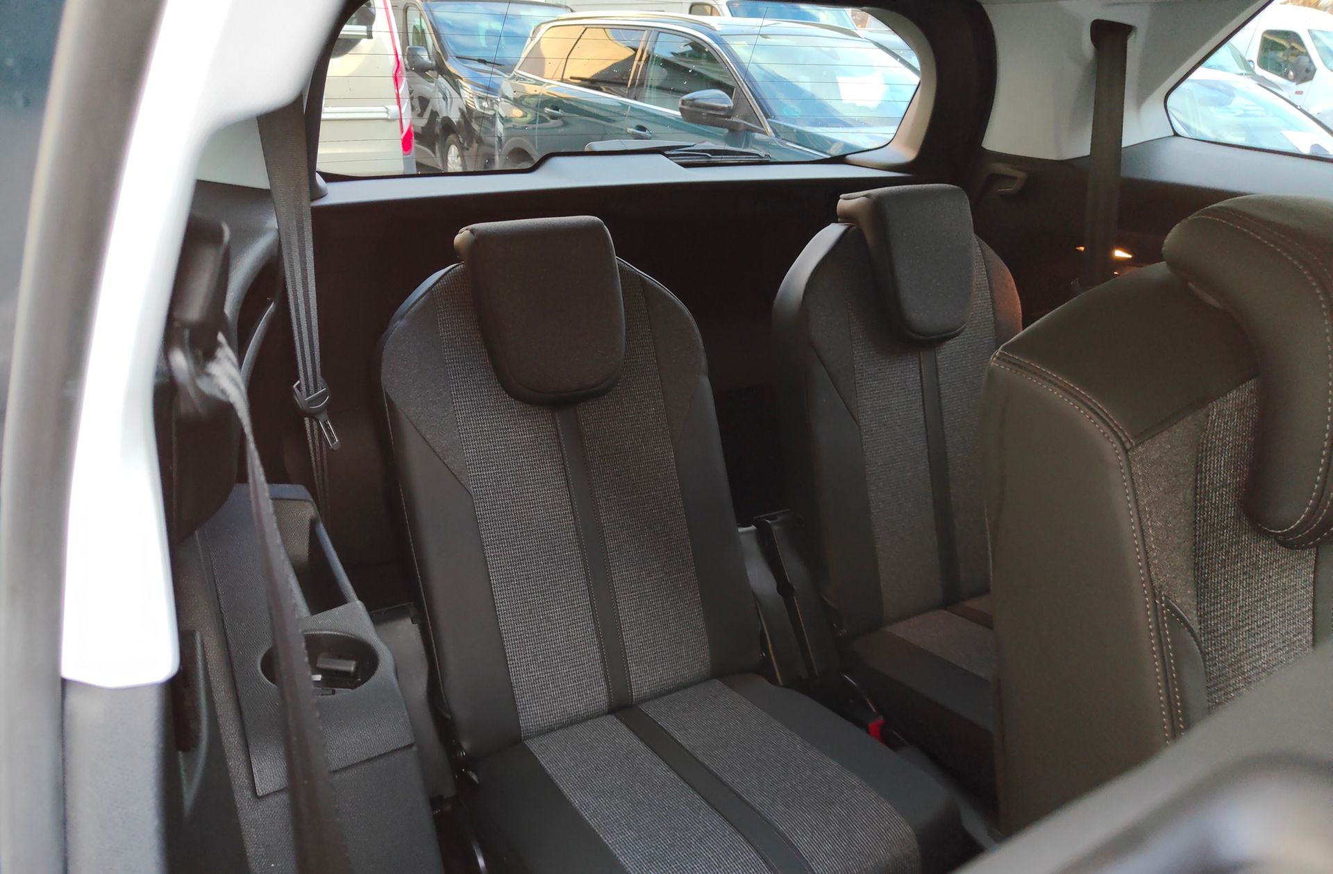 Peugeot 5008 BlueHDi 130 Allure EAT8 7 plazas - foto 19