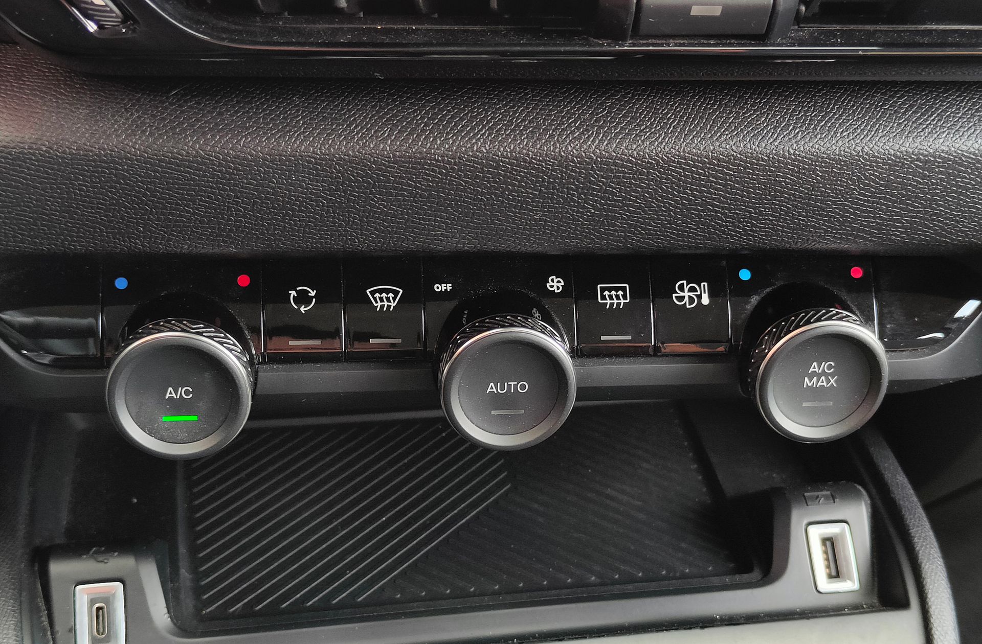Citroën C4 PureTech 130 Plus EAT8 - foto 29