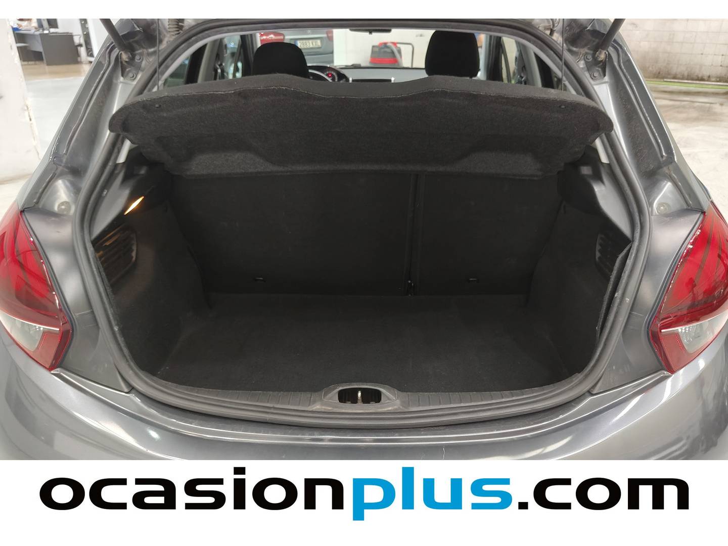 Foto Peugeot 208 Peugeot 208 PureTech 82 S&S Active (82 CV) siete plazas