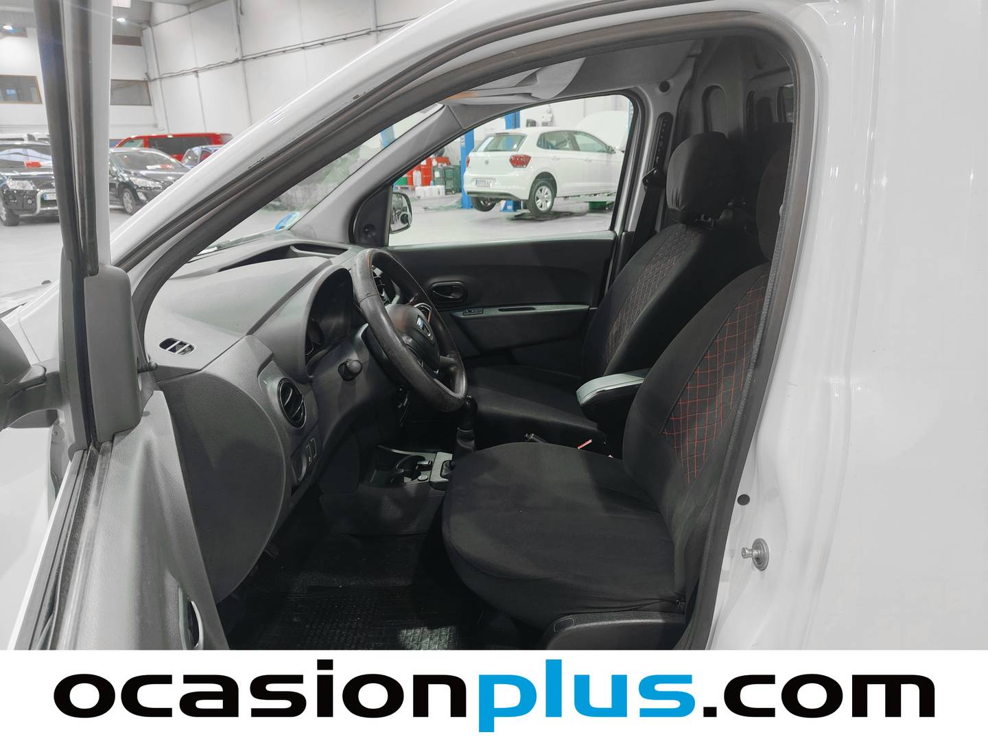 Foto asientos delanteros Dacia Dokker Dacia Dokker Van 1.6 GLP Essential (98 CV)