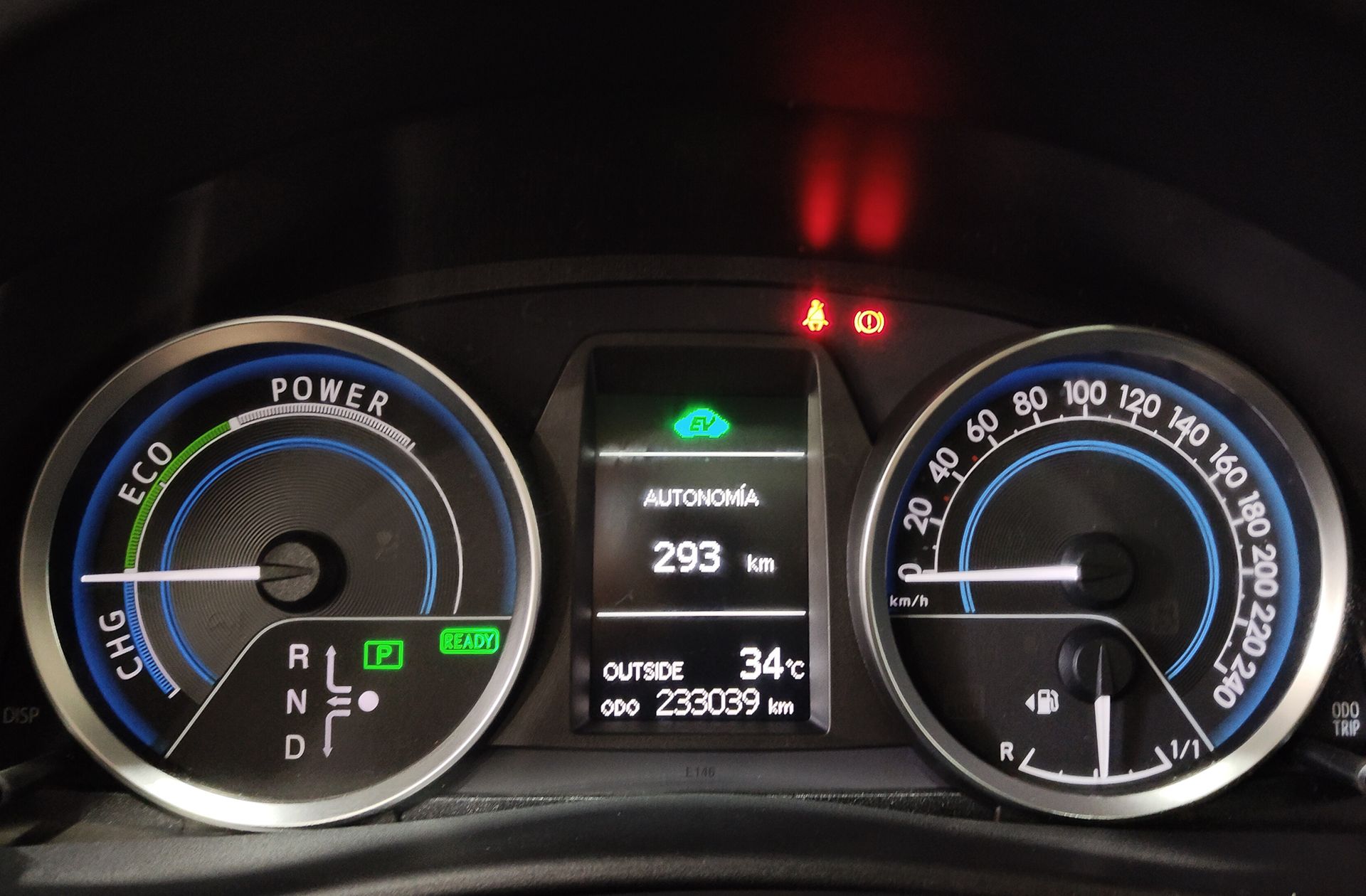Toyota Auris Hybrid Advance - foto 22