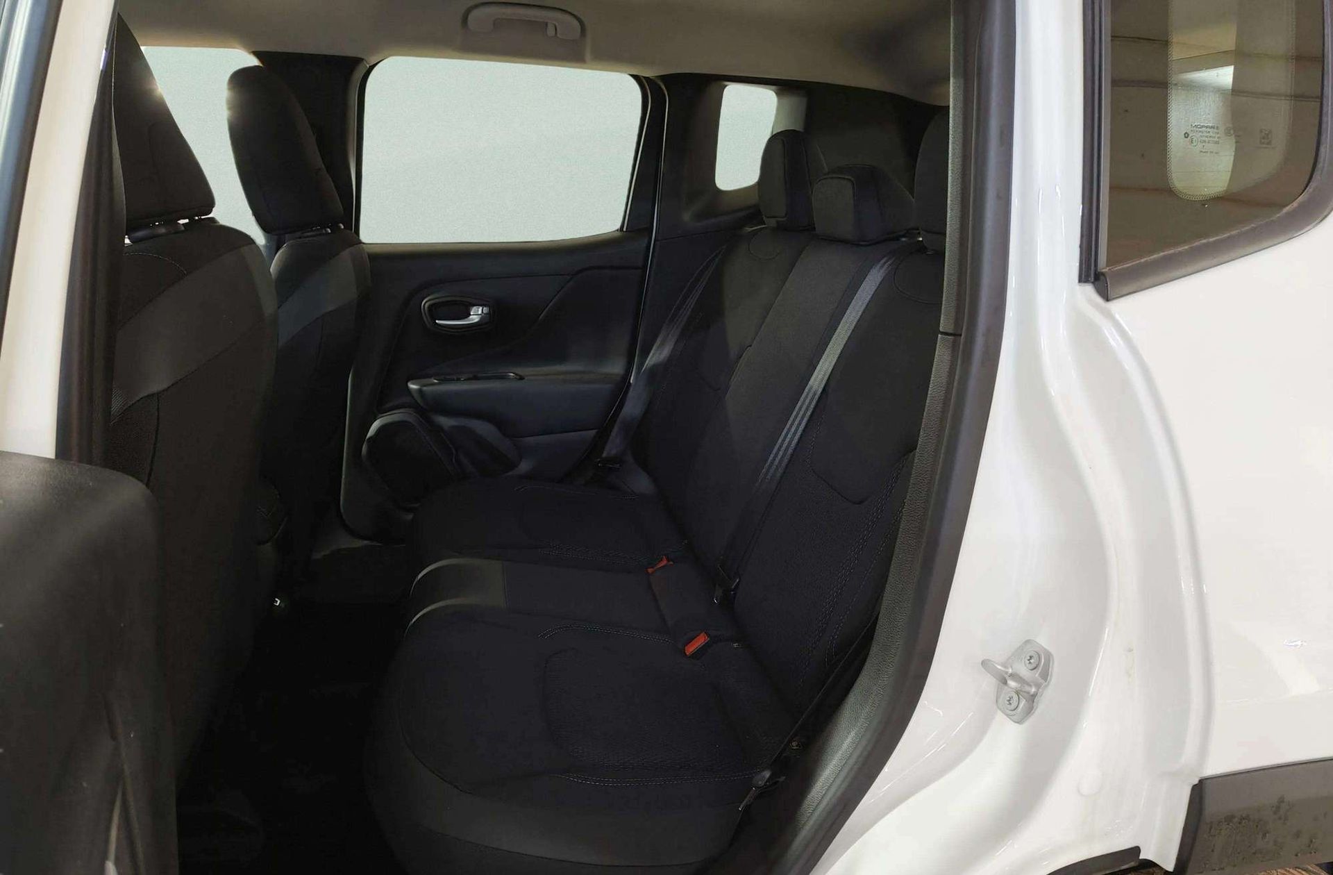 Jeep Renegade eHybrid 1.5 Altitude DCT - foto 14