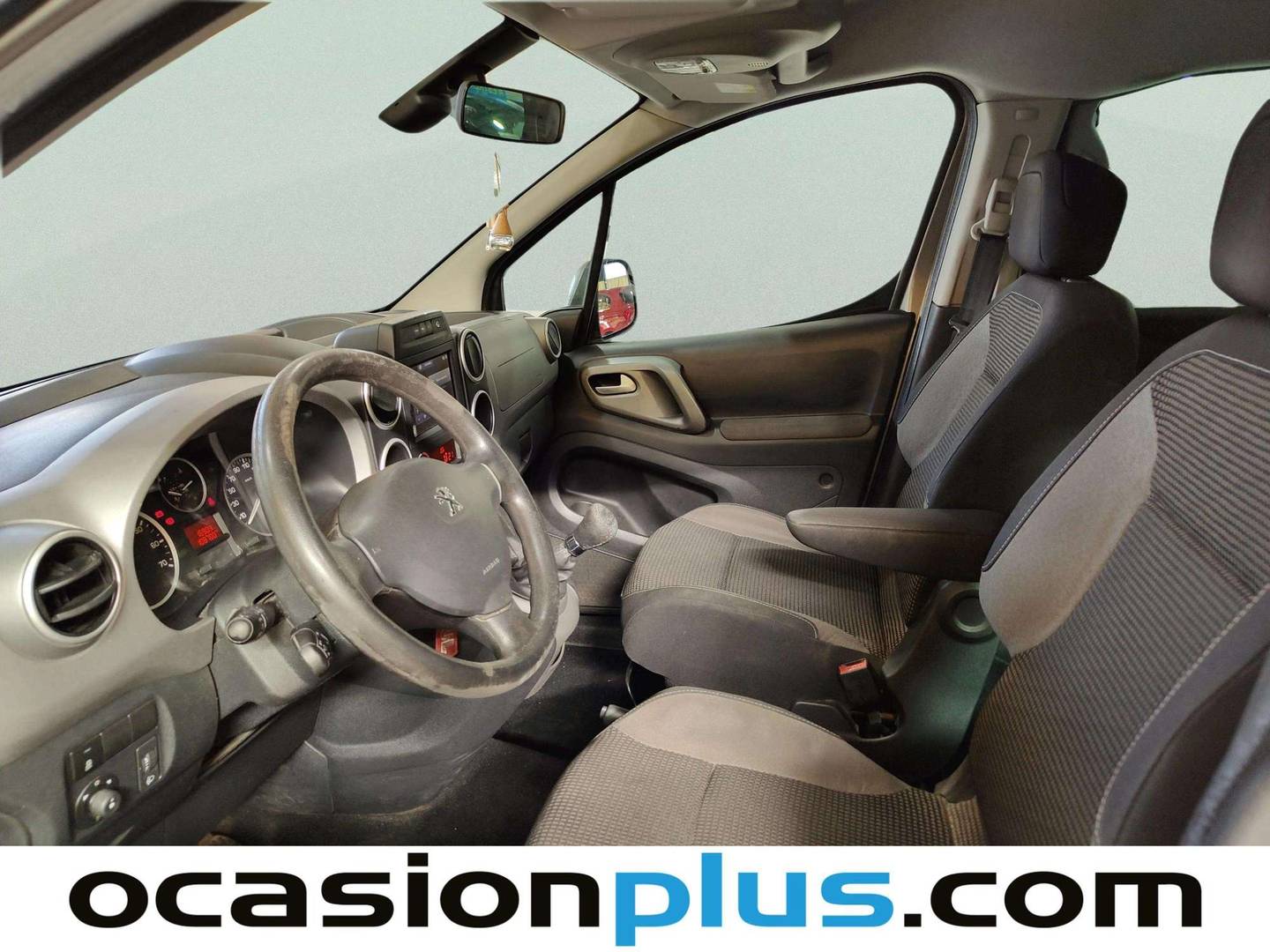 Foto asientos delanteros Peugeot Partner Peugeot Partner Tepee Combi 1.6 BlueHDi Outdoor (100 CV)