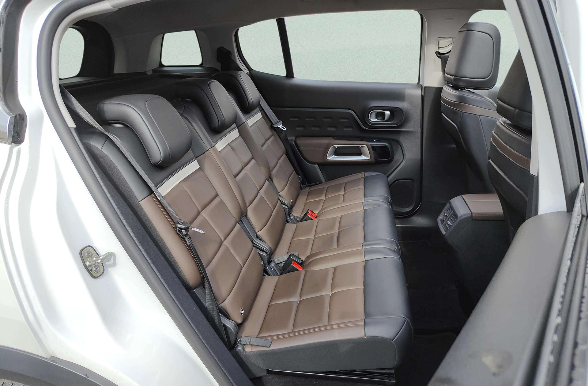 Citroën C5 Aircross PureTech 180 Feel EAT8 - foto 19