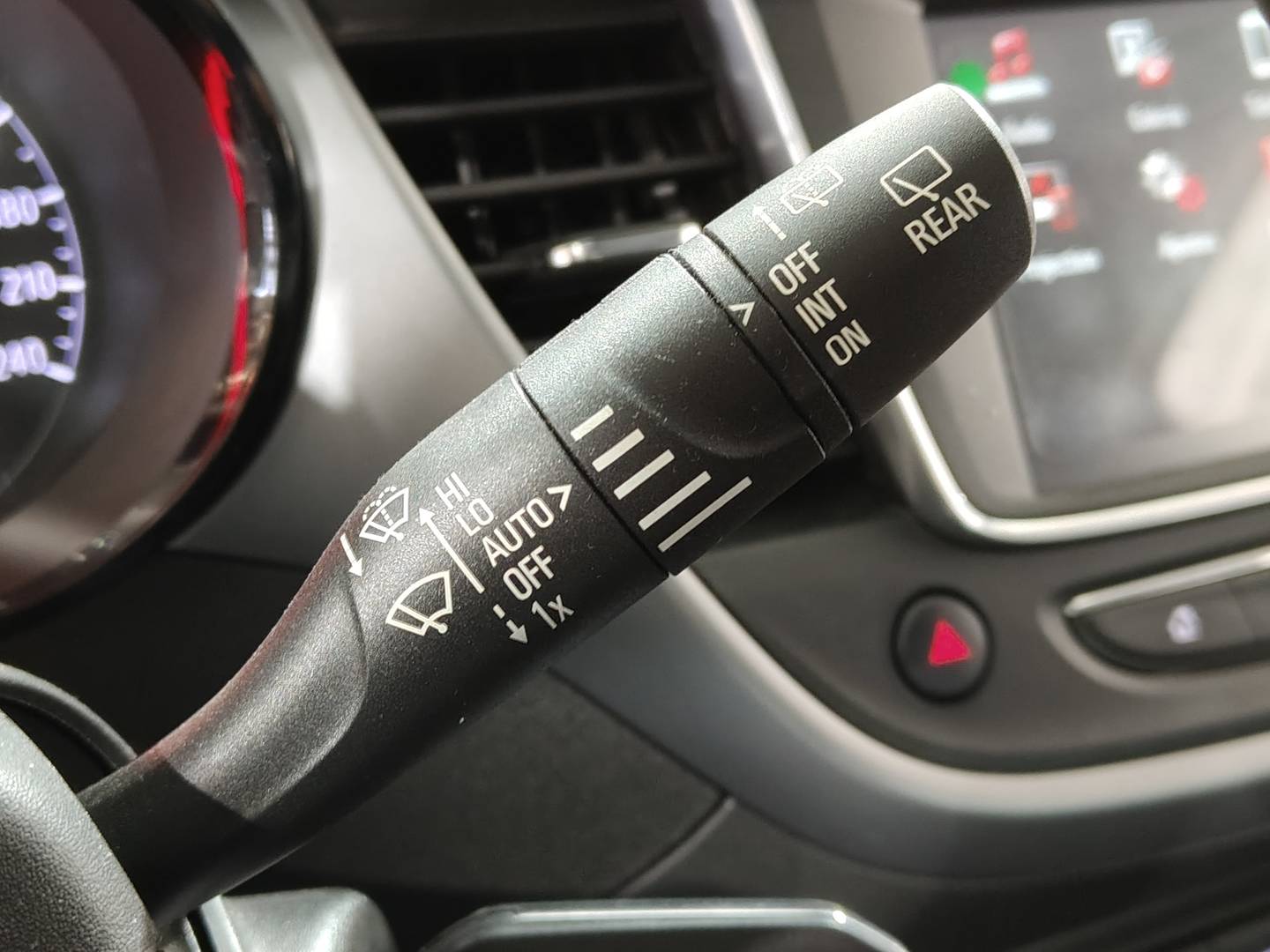 Foto Opel Crossland X Opel Crossland X 1.2 Turbo S&S ecoTEC Selective (110 CV)