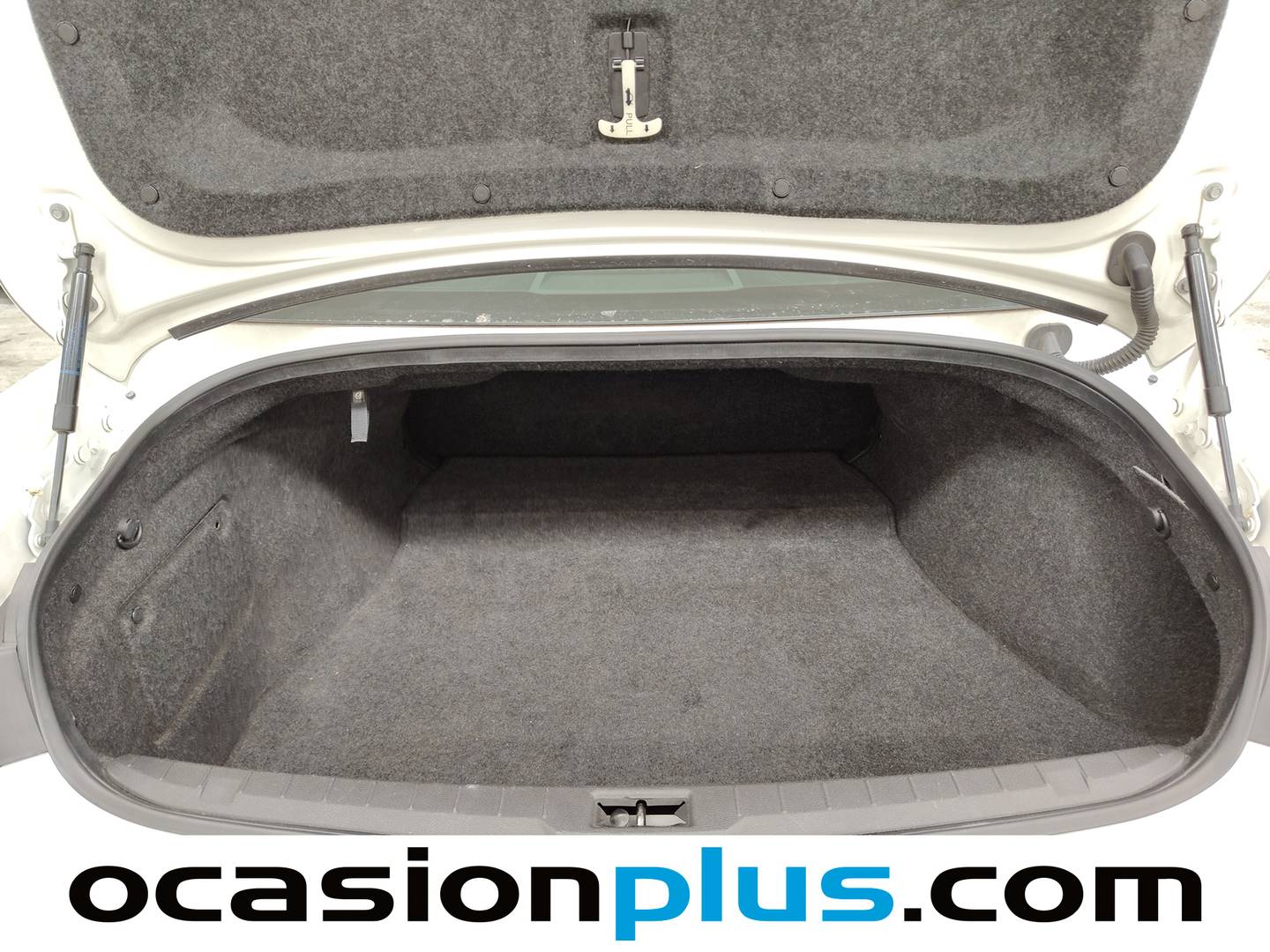 Fotos maletero Infiniti Q60 Infiniti Q60 2.0 Coupe Sport  (211 CV)