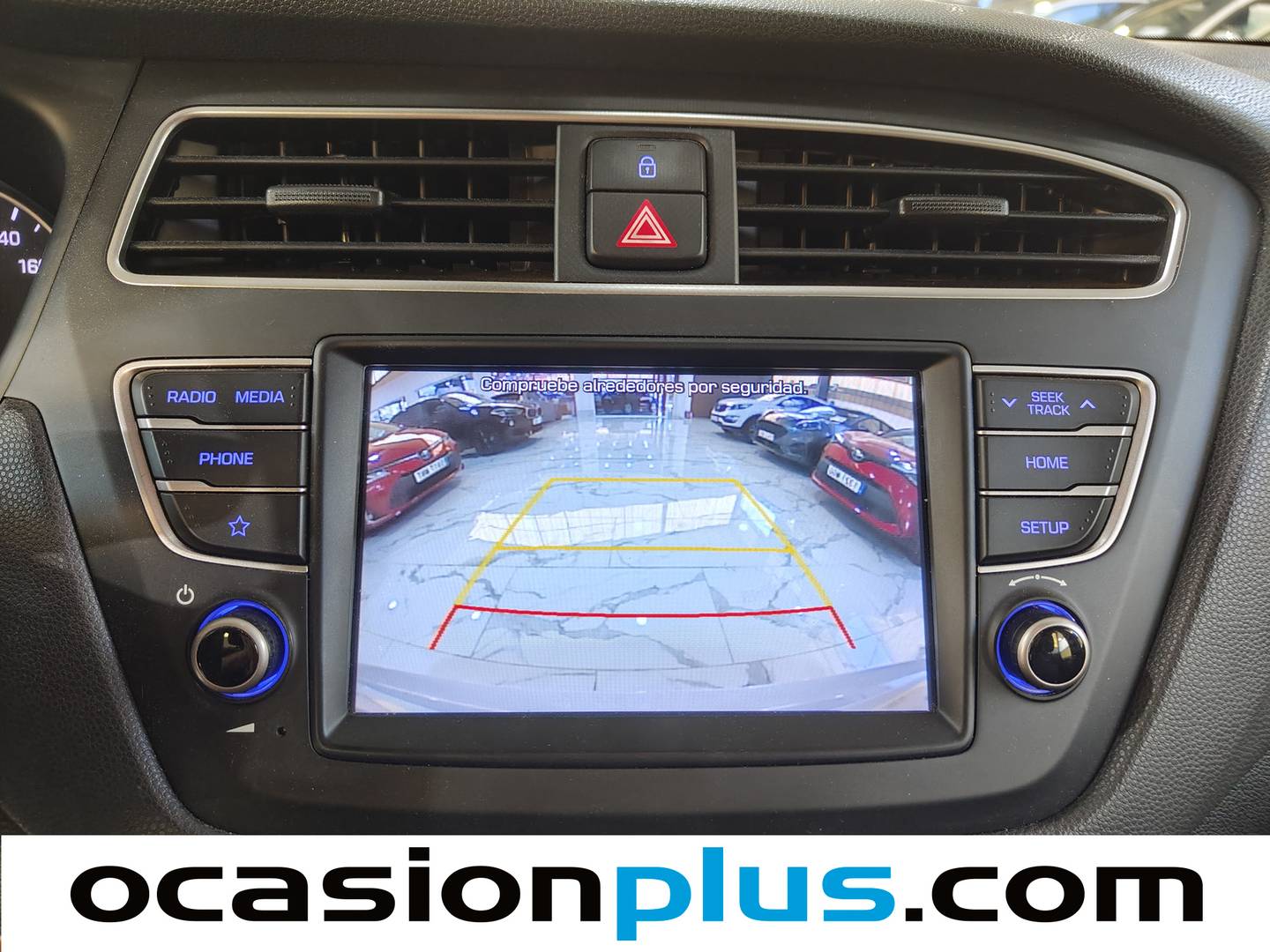 Equipamiento del Hyundai i20 Hyundai i20 1.2 MPI Essence LE (75 CV)