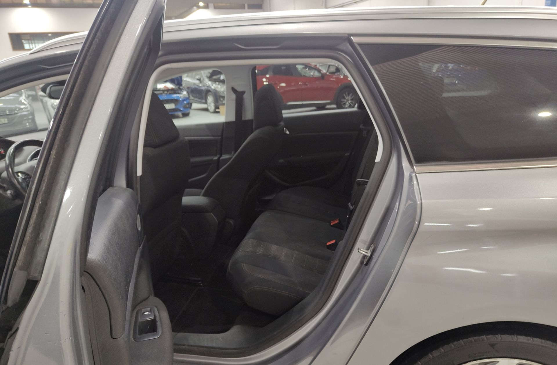 Peugeot 308 SW BlueHDi 120 Allure - foto 12