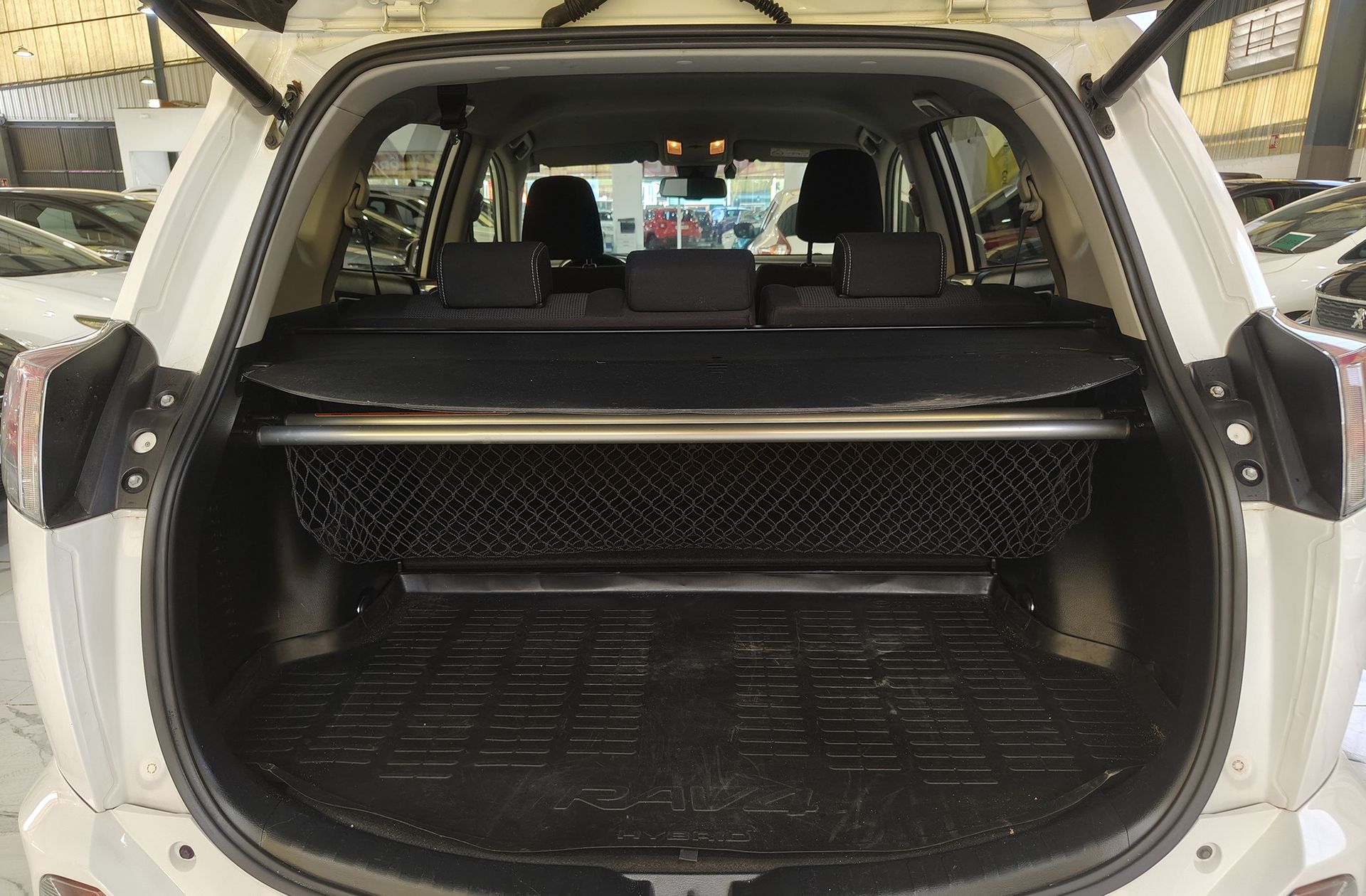 Toyota RAV4 2.5l hybrid Advance 2WD - foto 16