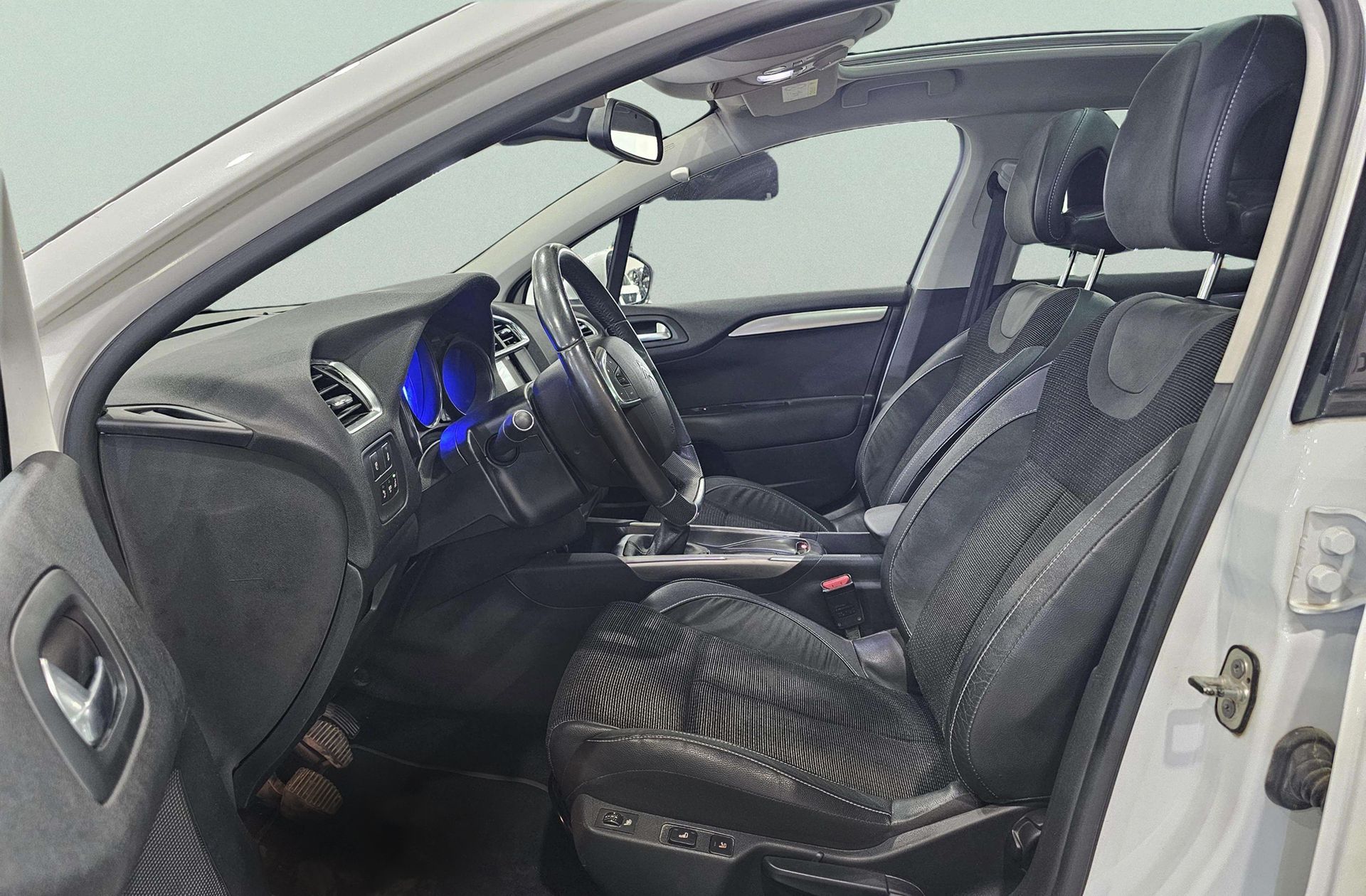 Citroën C4 BlueHDi 120 Shine - foto 12
