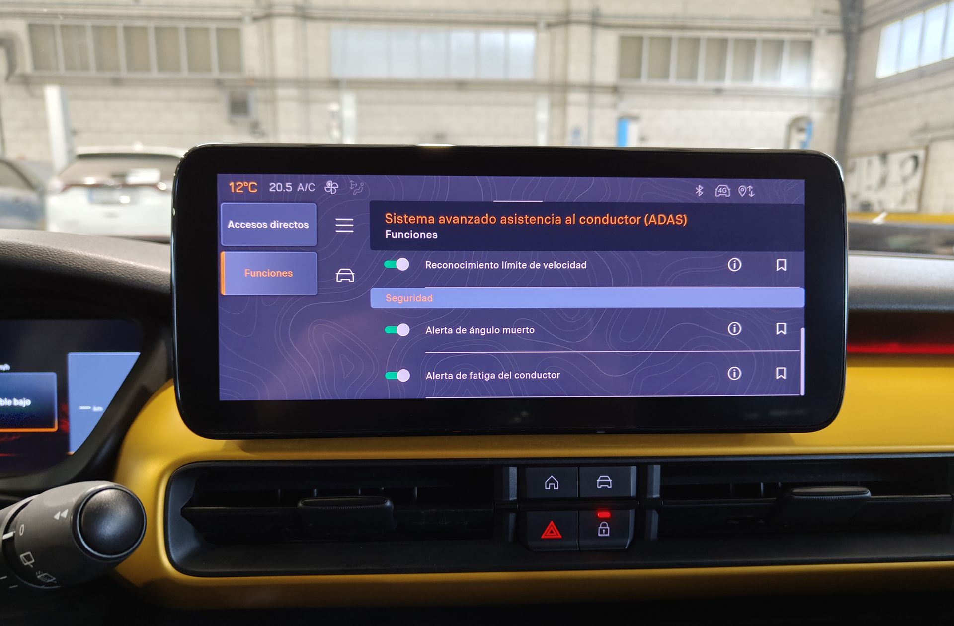 Jeep Avenger 1.2 G Summit - foto 33