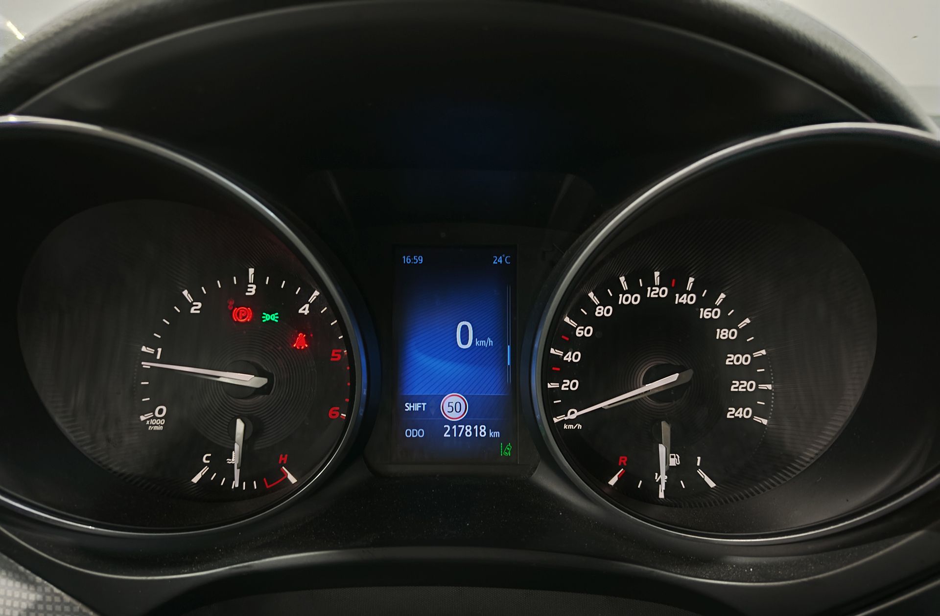 Toyota Avensis 150D Advance - foto 22