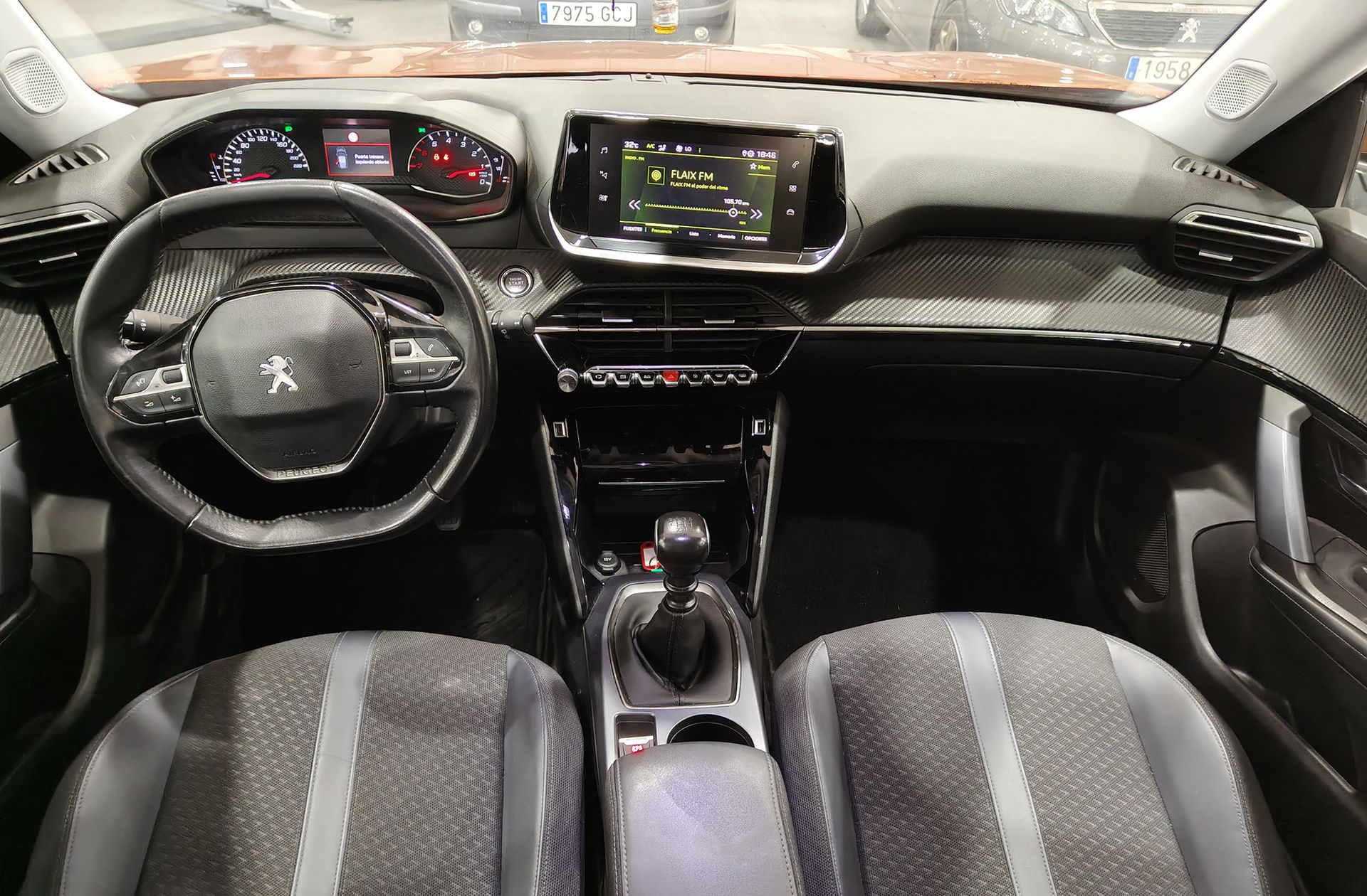 Peugeot 2008 PureTech 100 Allure - foto 6