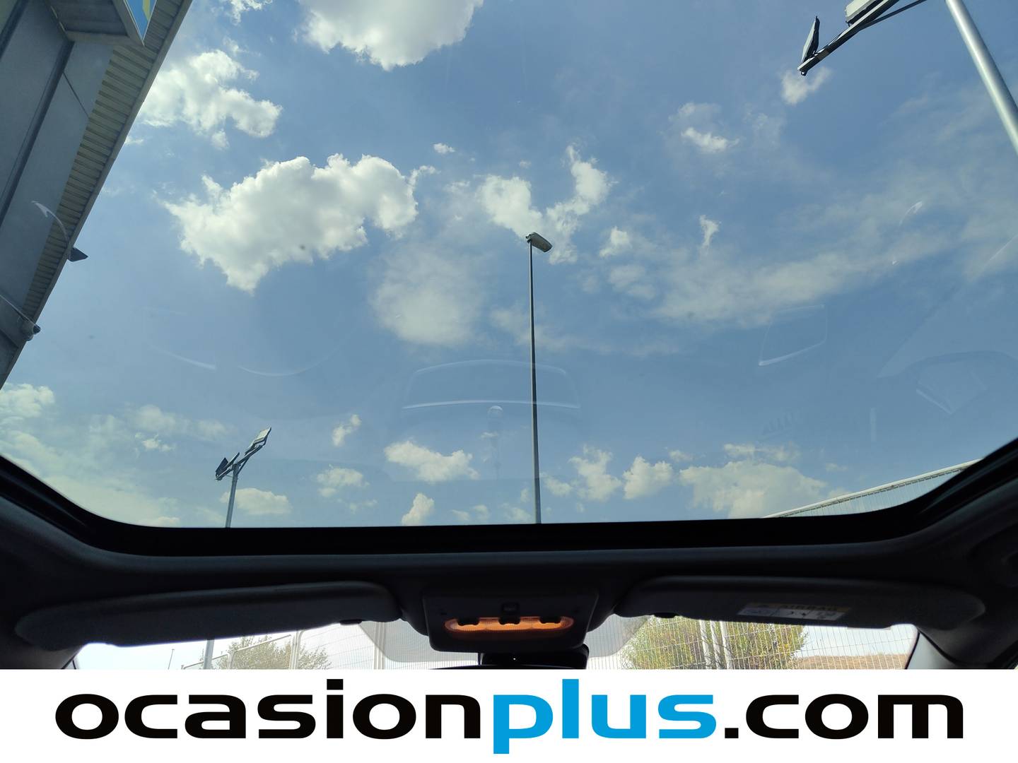 Extras y acabados del Nissan QASHQAI Nissan Qashqai 1.5 dCi N-Connecta 4x2 (110 CV)
