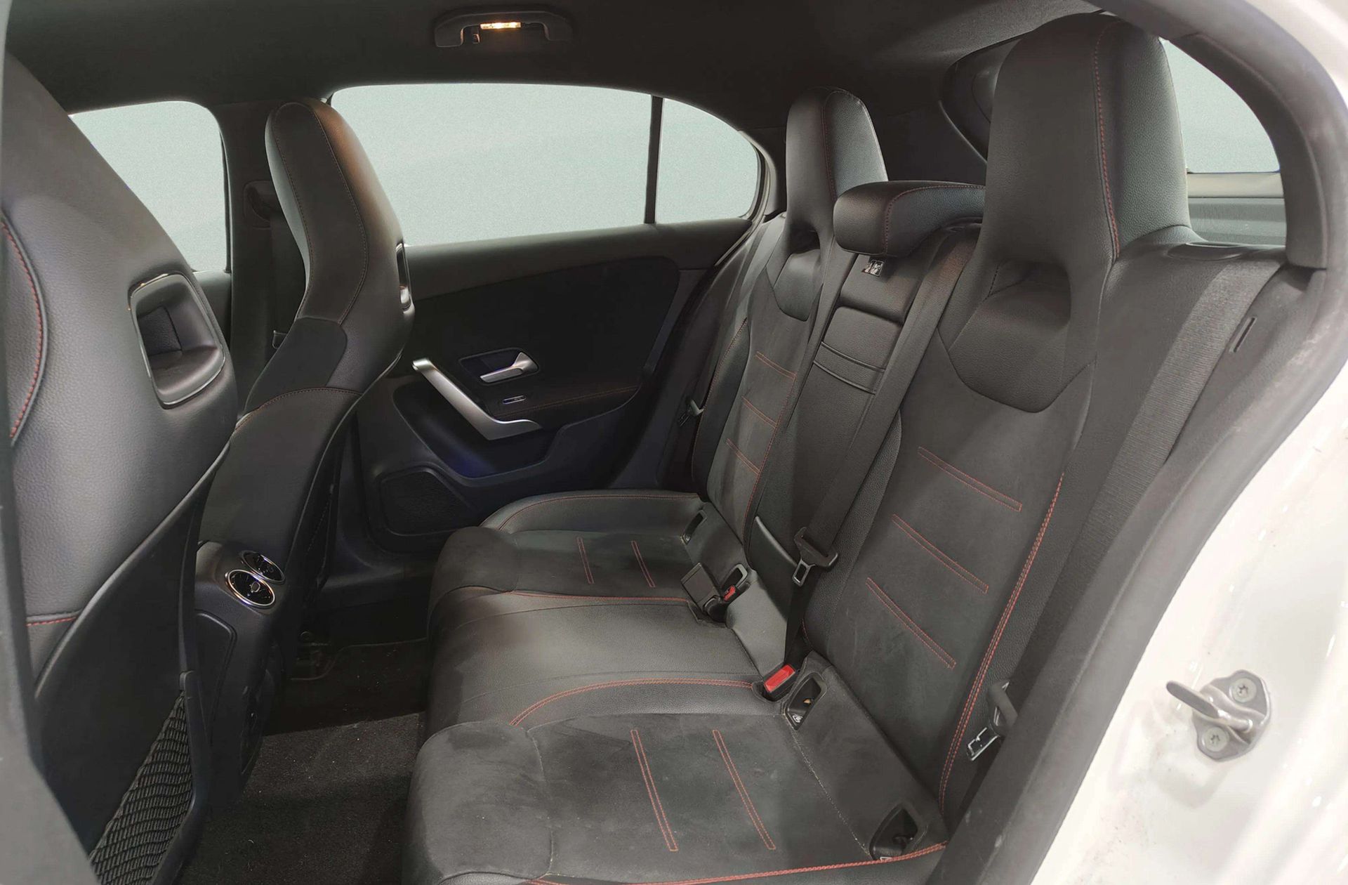 Mercedes-Benz Clase A 180 Pack AMG - foto 13