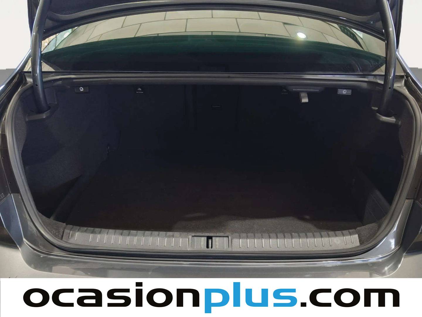 Fotos maletero Volkswagen Passat Volkswagen Passat Advance 2.0 TDI BMT (150 CV)