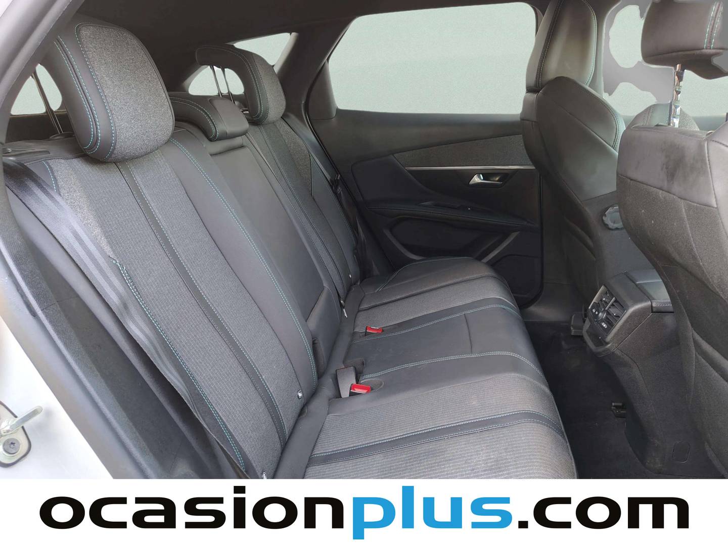 Foto Peugeot 3008 Hybrid Peugeot 3008 Hybrid 300 Allure Pack e-EAT8  (300 CV)