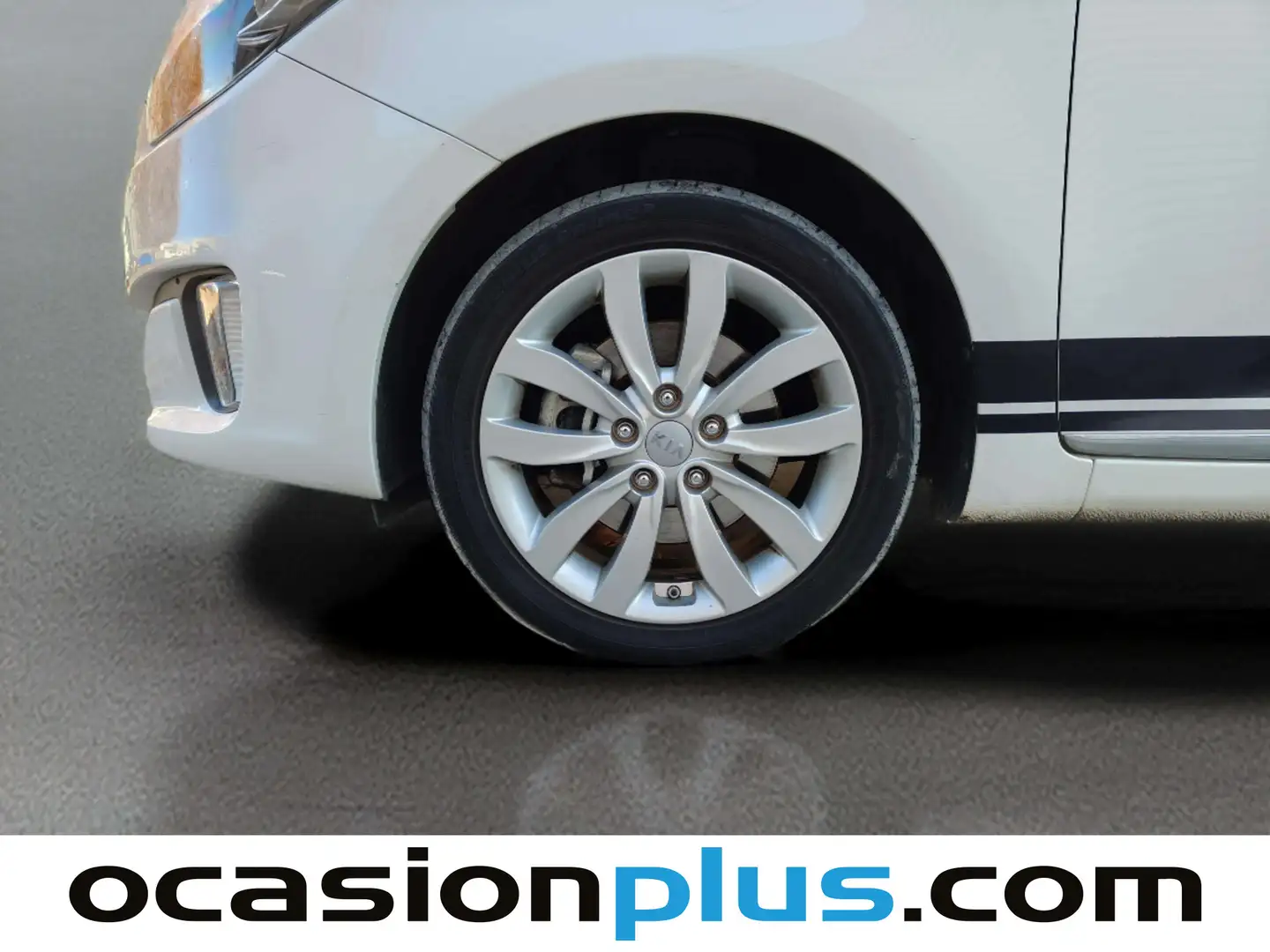 Foto KIA Carens Kia Carens 1.6 GDi UEFA Euro 2016 Eco-Dynamics (135 CV)