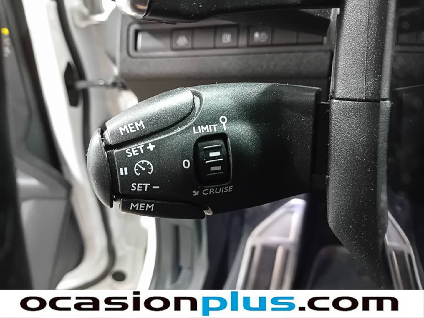 Foto Peugeot 3008 Hybrid Peugeot 3008 Hybrid 225 GT Line e-EAT8 (225 CV)