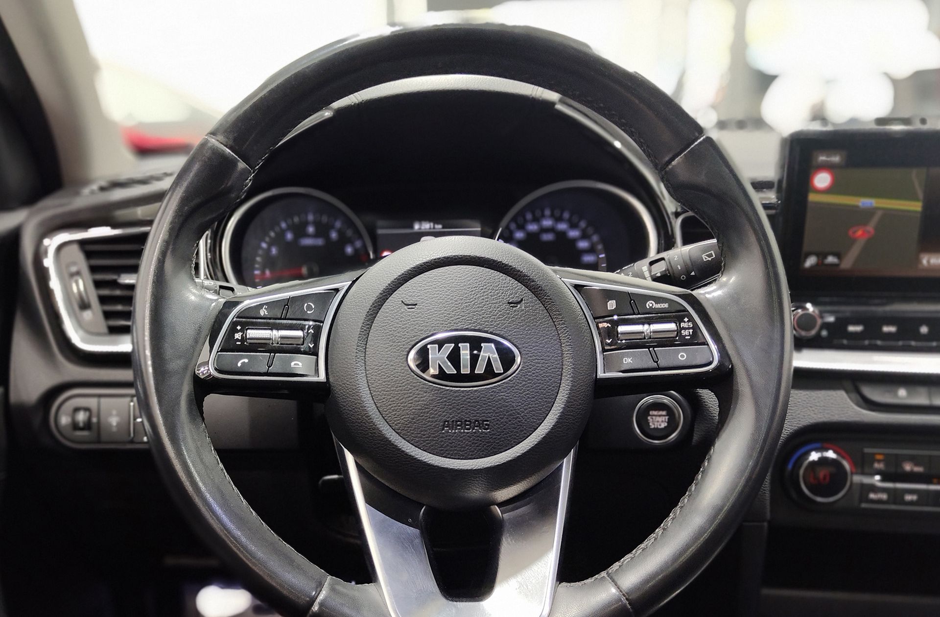 Kia XCeed 1.4 T-GDi Emotion - foto 22