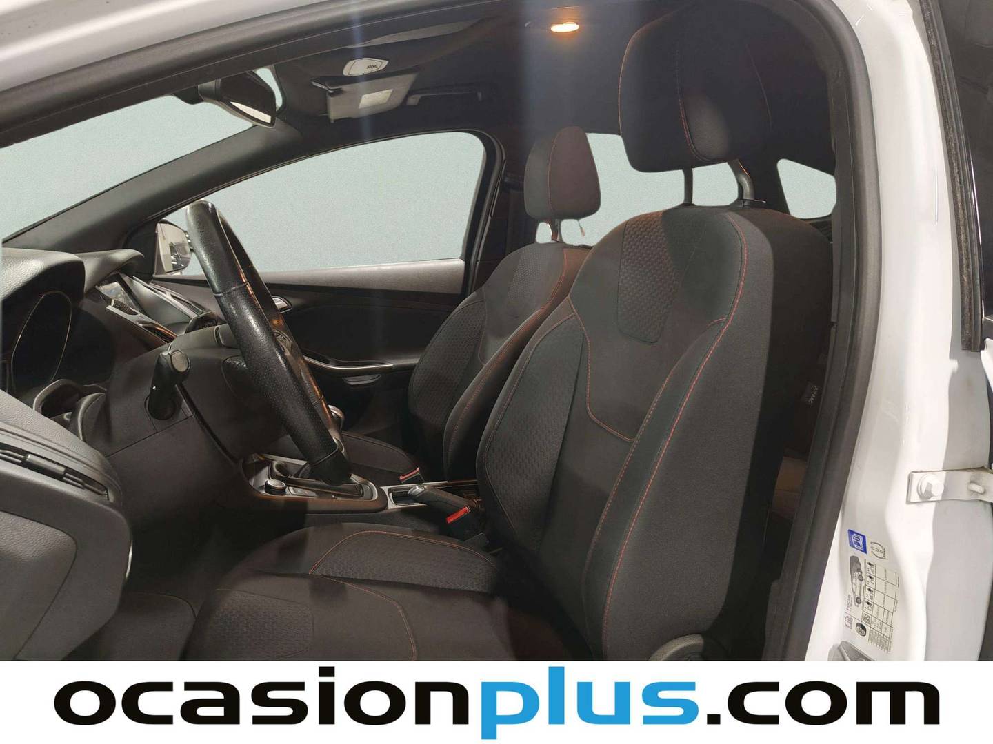 Foto asientos delanteros Ford Focus Ford Focus 1.5 Ecoboost ST-Line Black&Red (182 CV)