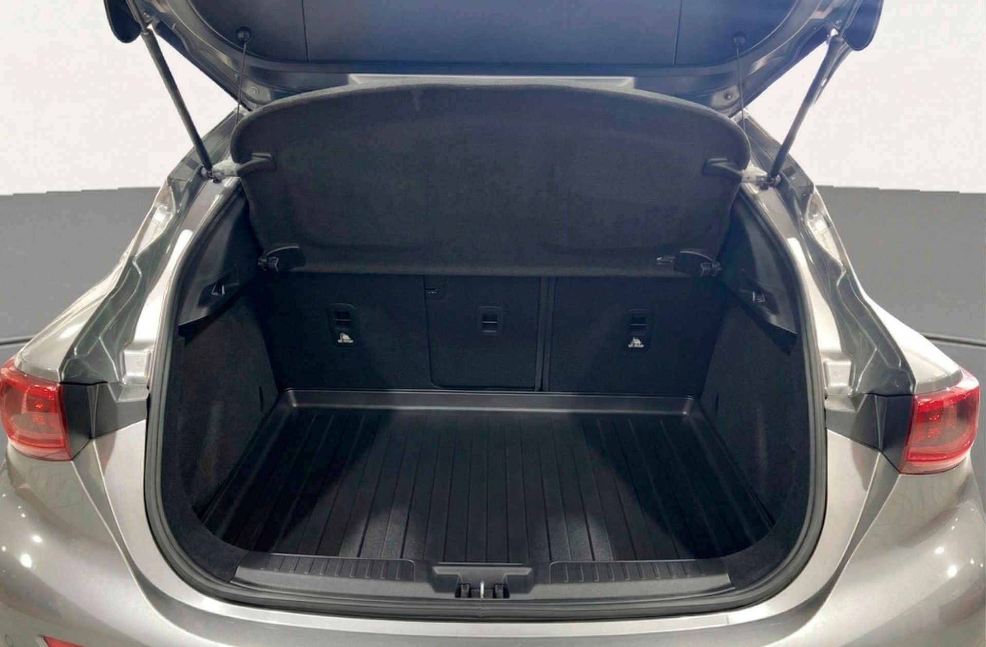Infiniti Q30 1.6 TC Premium 7DCT - foto 15