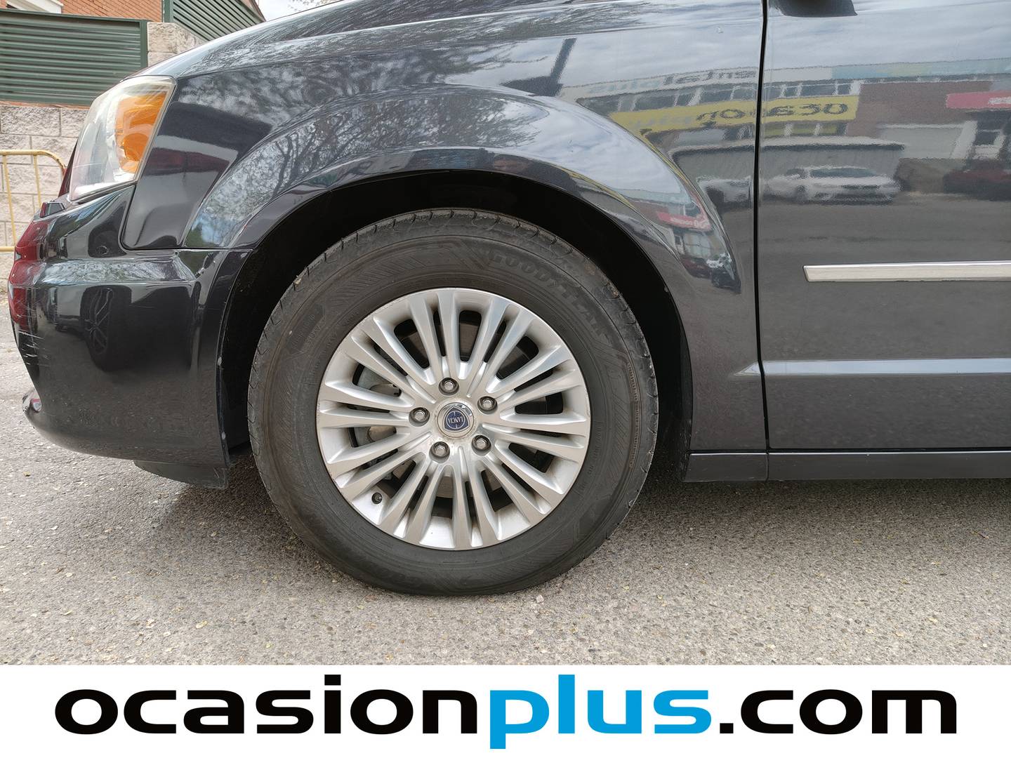 Lancia Voyager Lancia Voyager 2.8 CRD PLATINUM  (177 CV) 7 Plazas de ocasión