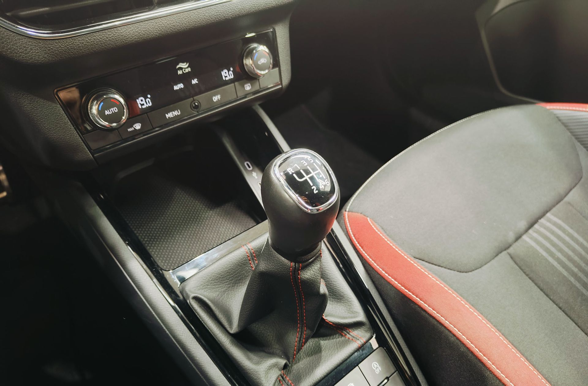Škoda Kamiq 1.5 TSI Monte Carlo - foto 5