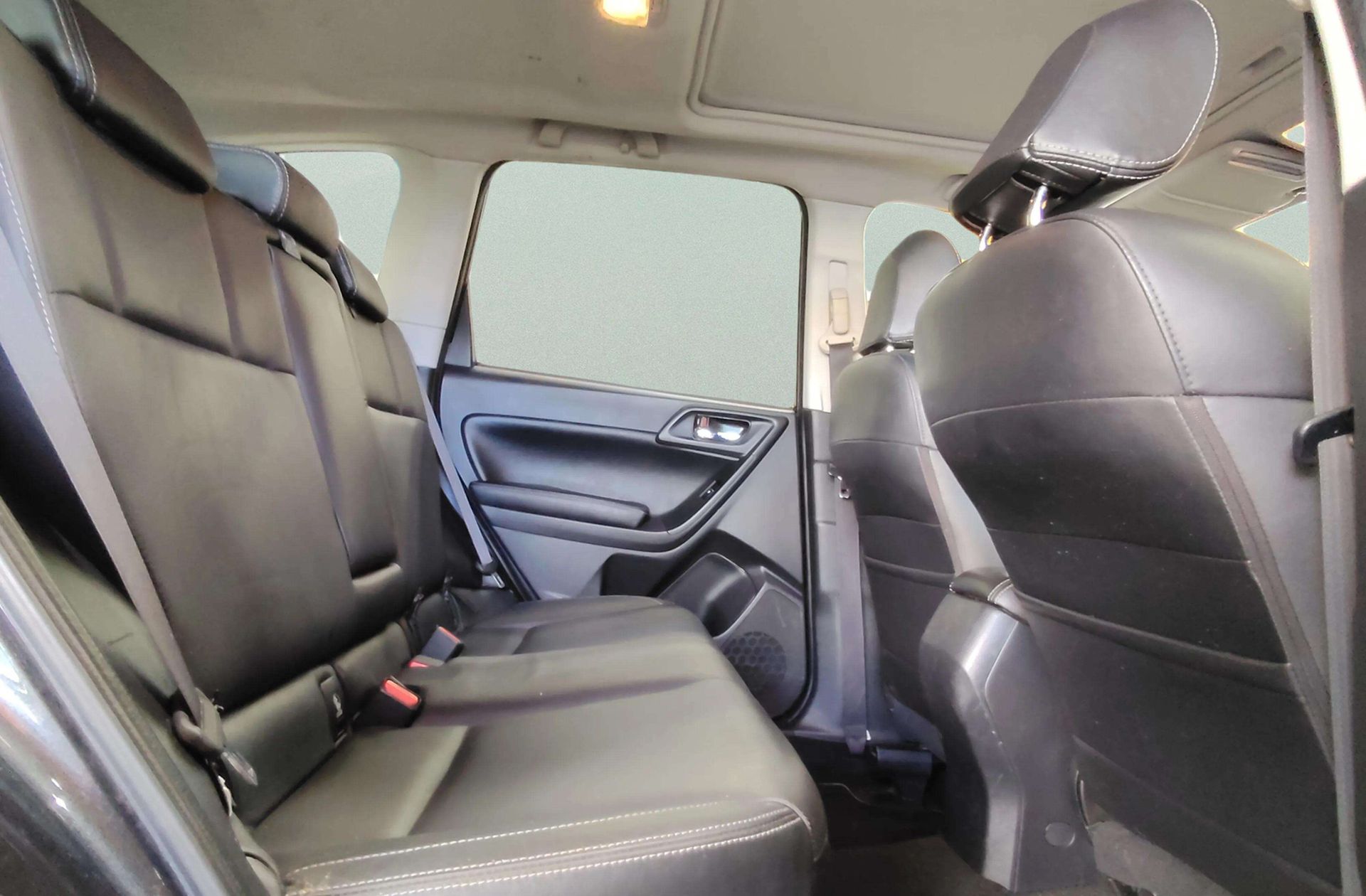 Subaru Forester 2.0 Executive Lineartronic - foto 16