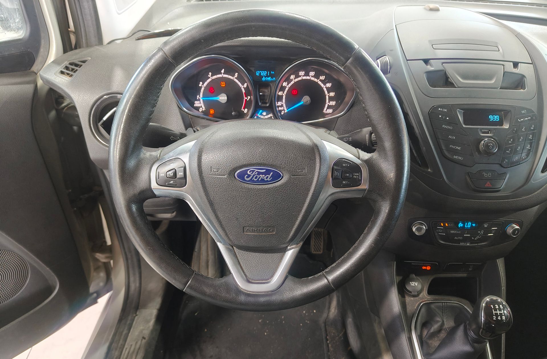 Ford Tourneo Courier 1.0 EcoBoost Titanium - foto 17