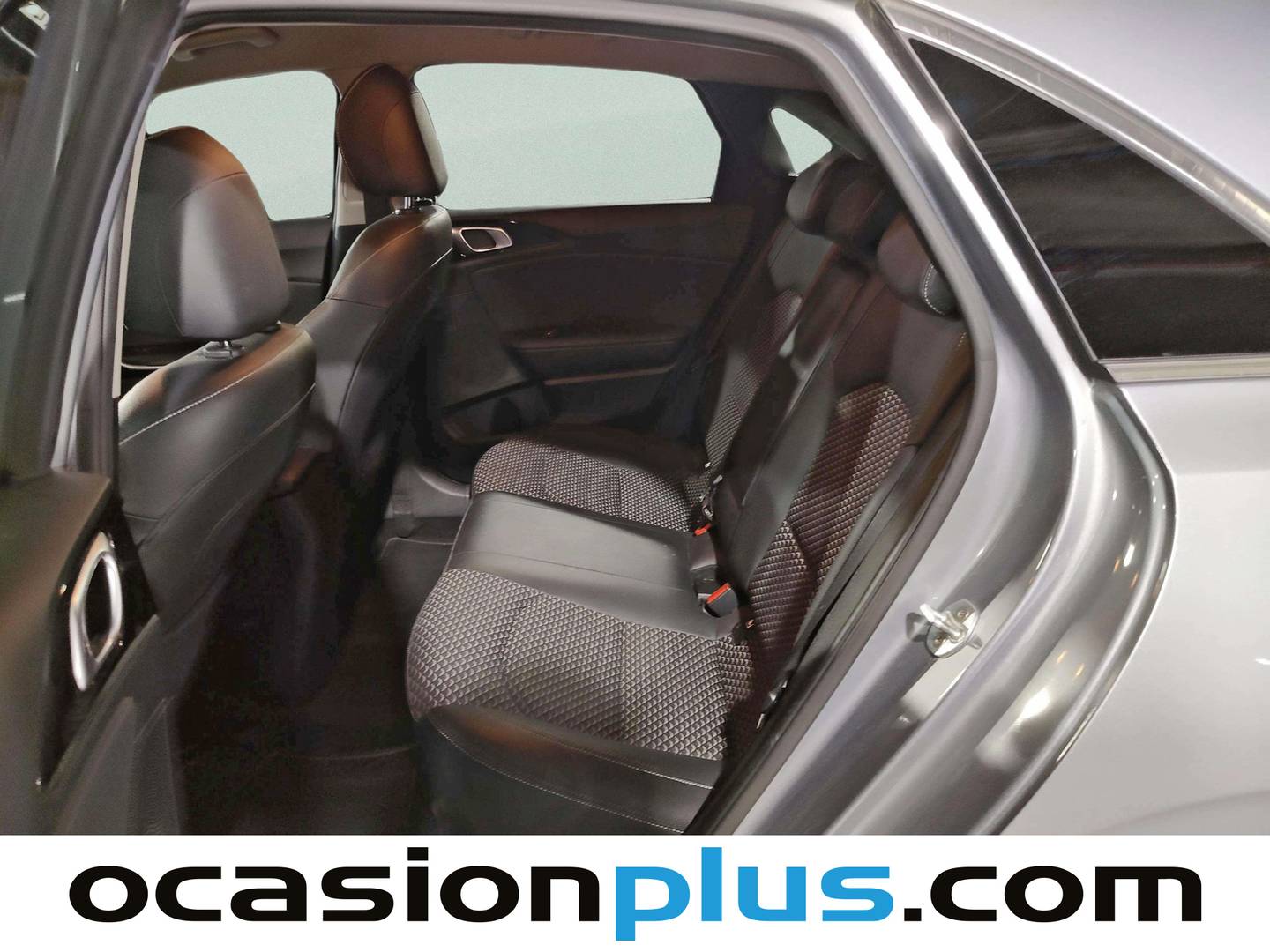 Foto asientos traseros KIA Ceed KIA Ceed 1.0 T-GDi Tech (120 CV)