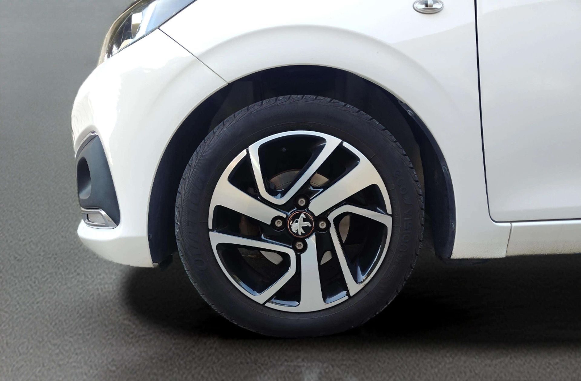 Peugeot 108 1.2 PureTech Roland Garros Top! - foto 31
