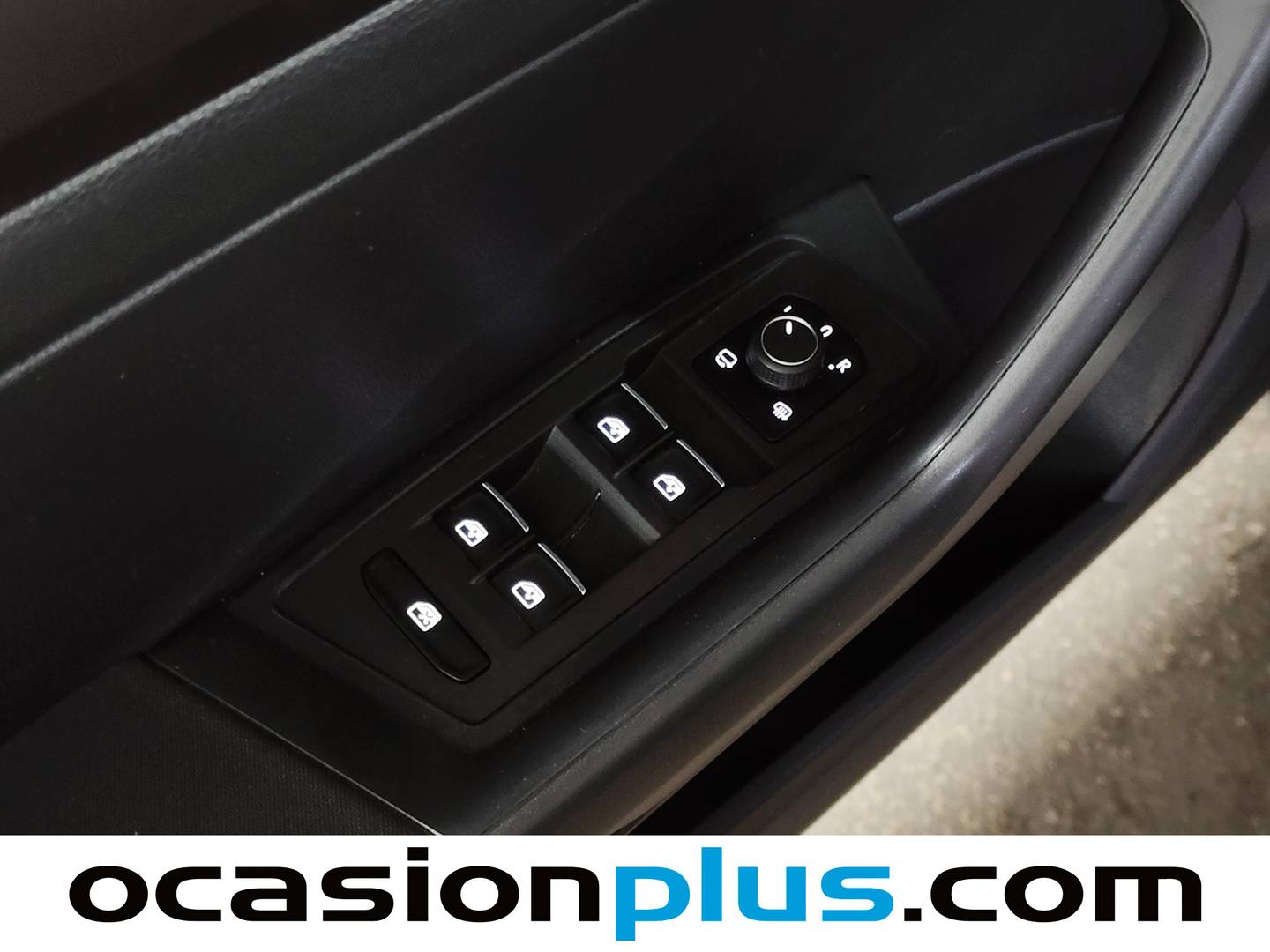 Foto Volkswagen T-Roc Volkswagen T-Roc Advance 1.0 TSI (115 CV)