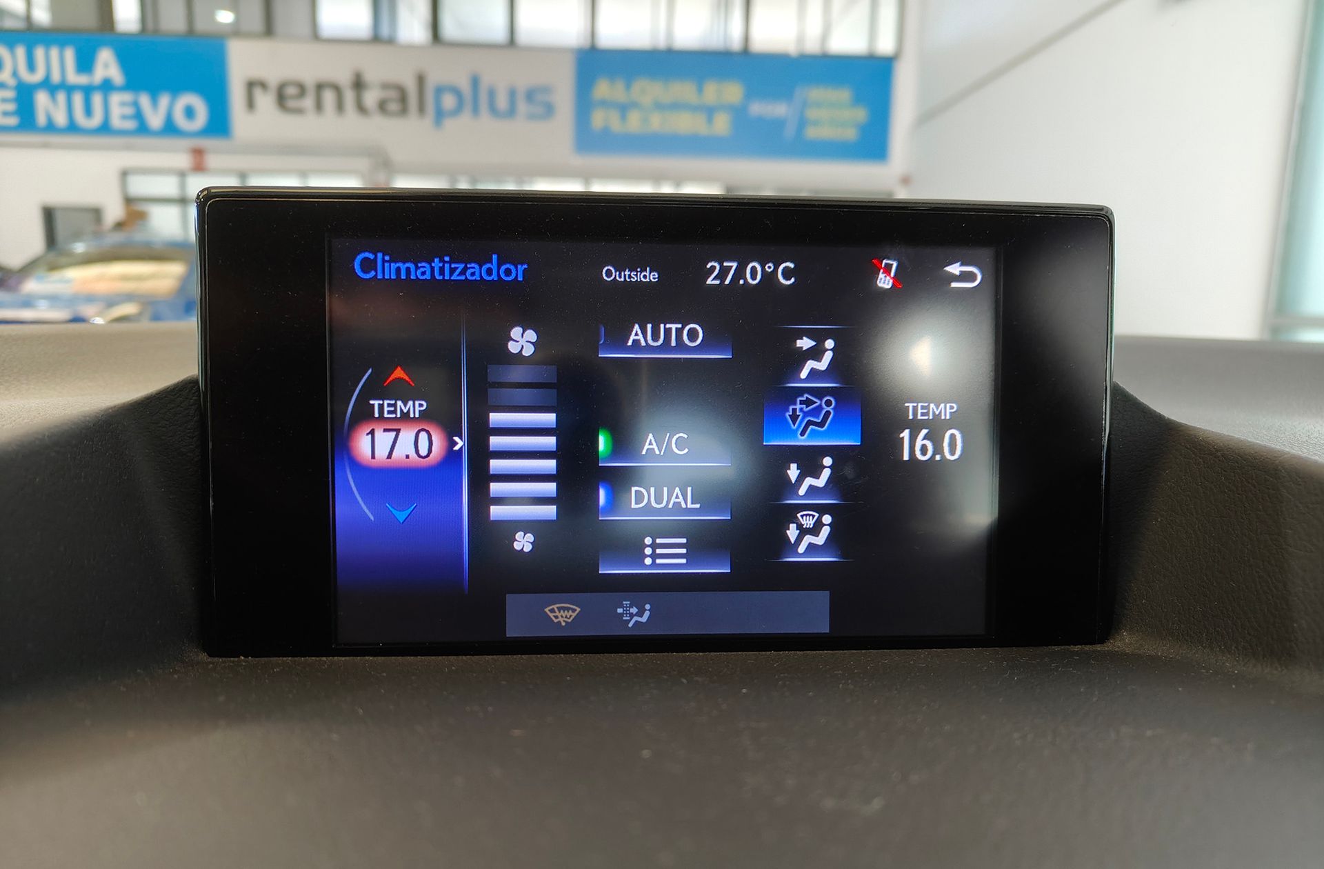 Lexus CT 200h Executive - foto 32