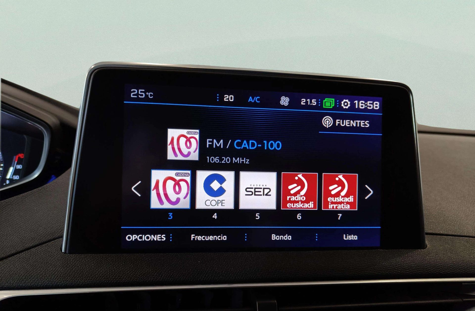 Peugeot 5008 BlueHDi 120 Allure 7 plazas - foto 31