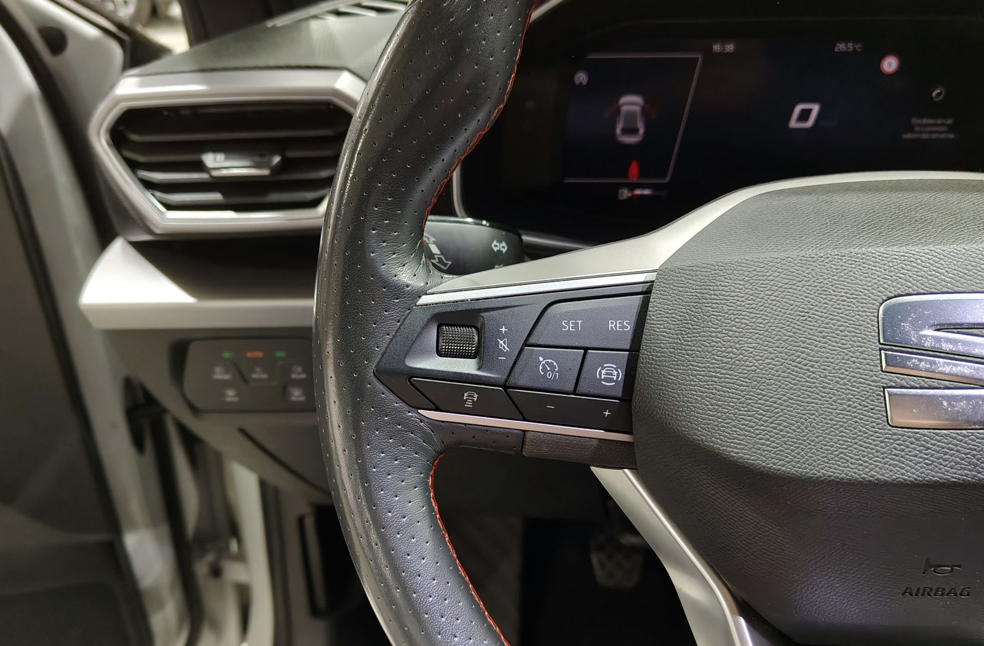 SEAT León 1.0 TSI FR 25 Aniversario - foto 30