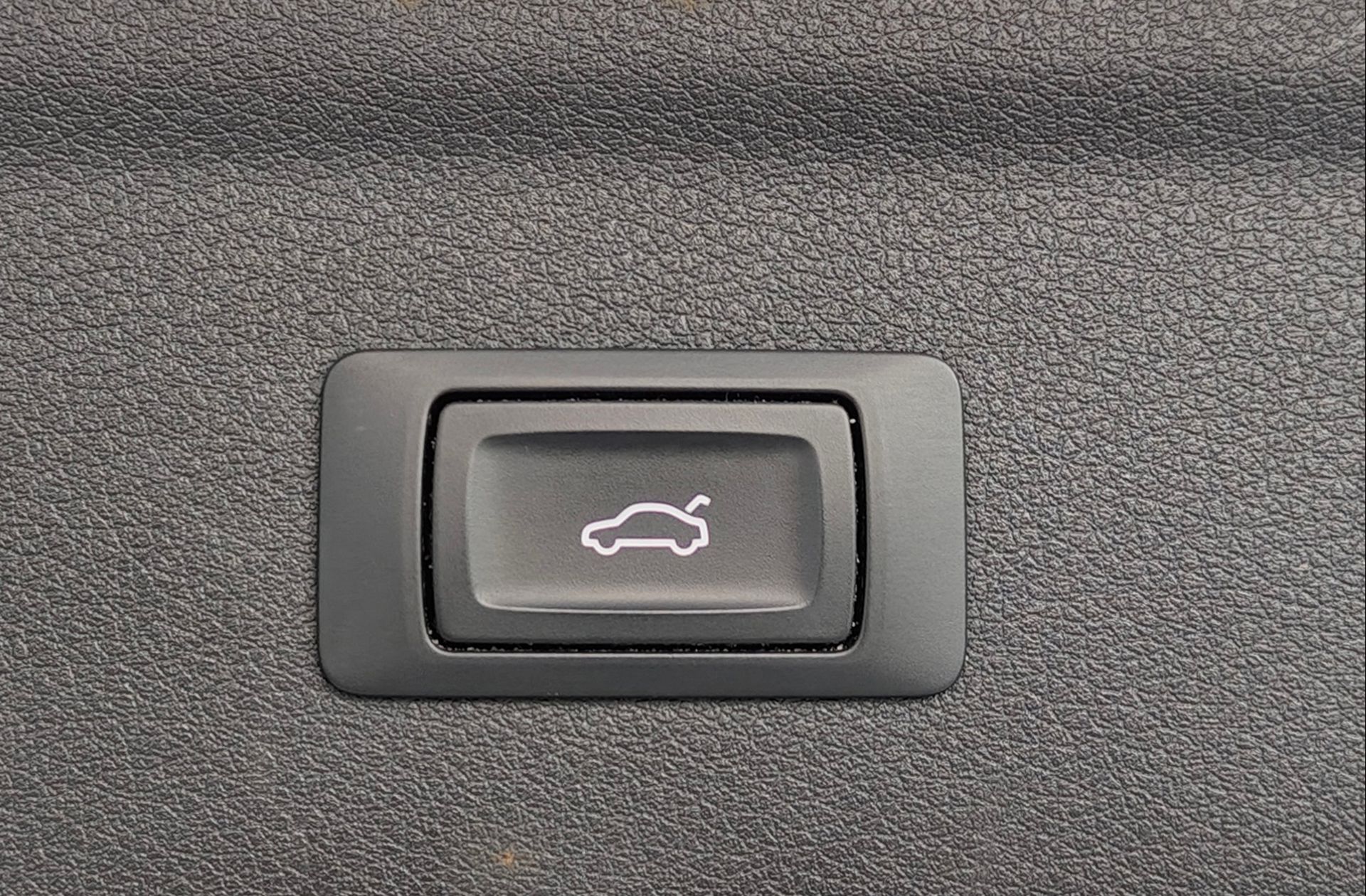 Audi Q3 design edition 2.0 TDI - foto 18