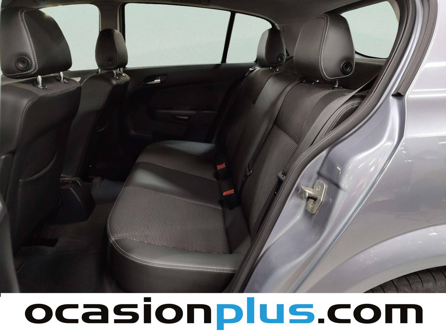 Foto asientos traseros Opel Astra Opel Astra 1.7 CDTI Edition (110 CV)