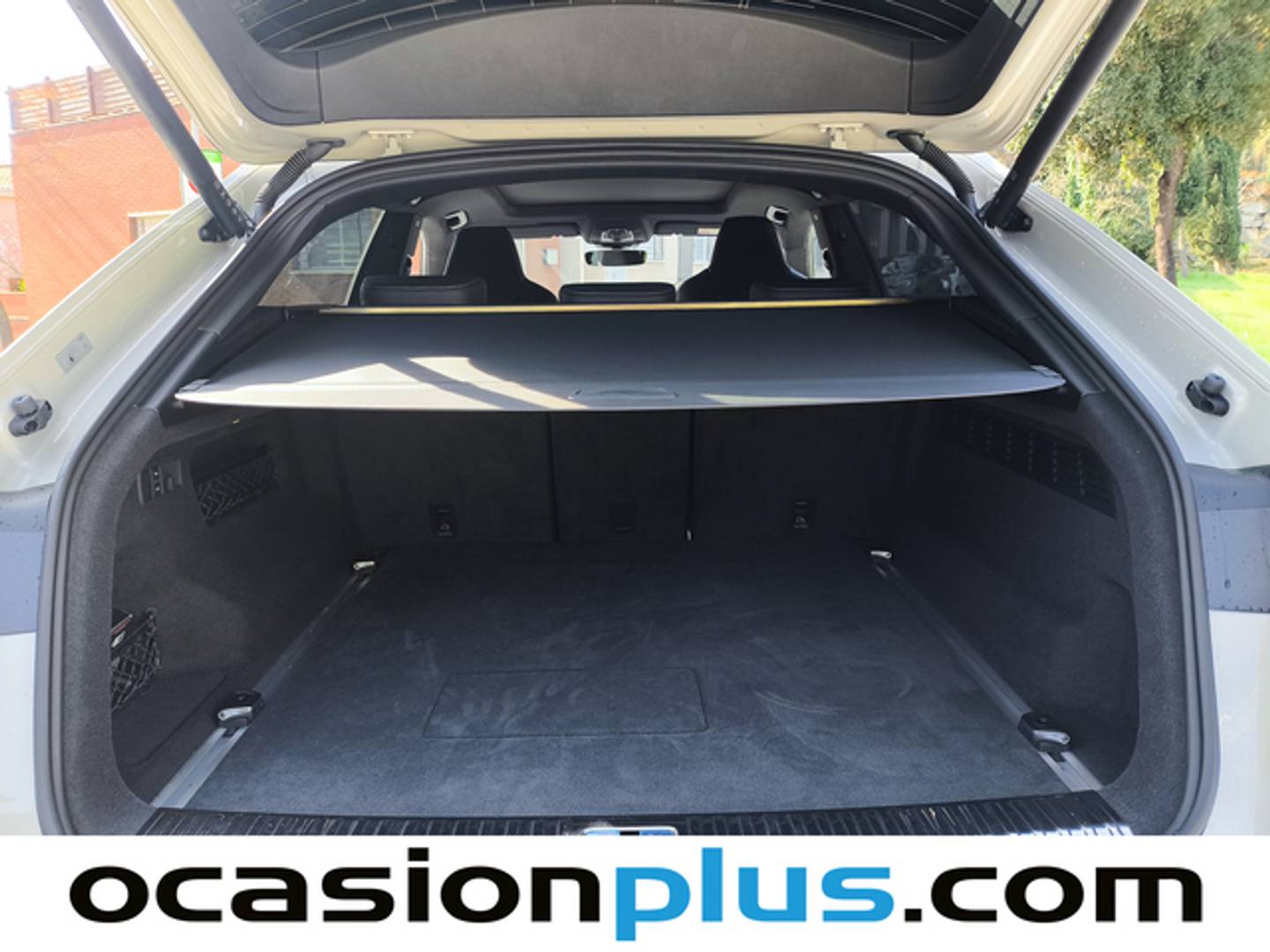 Fotos maletero Audi Q8 Audi Q8 TFSIe TFSIe Black Line Plus 60 TFSIe Quattro (462 CV) Tiptronic