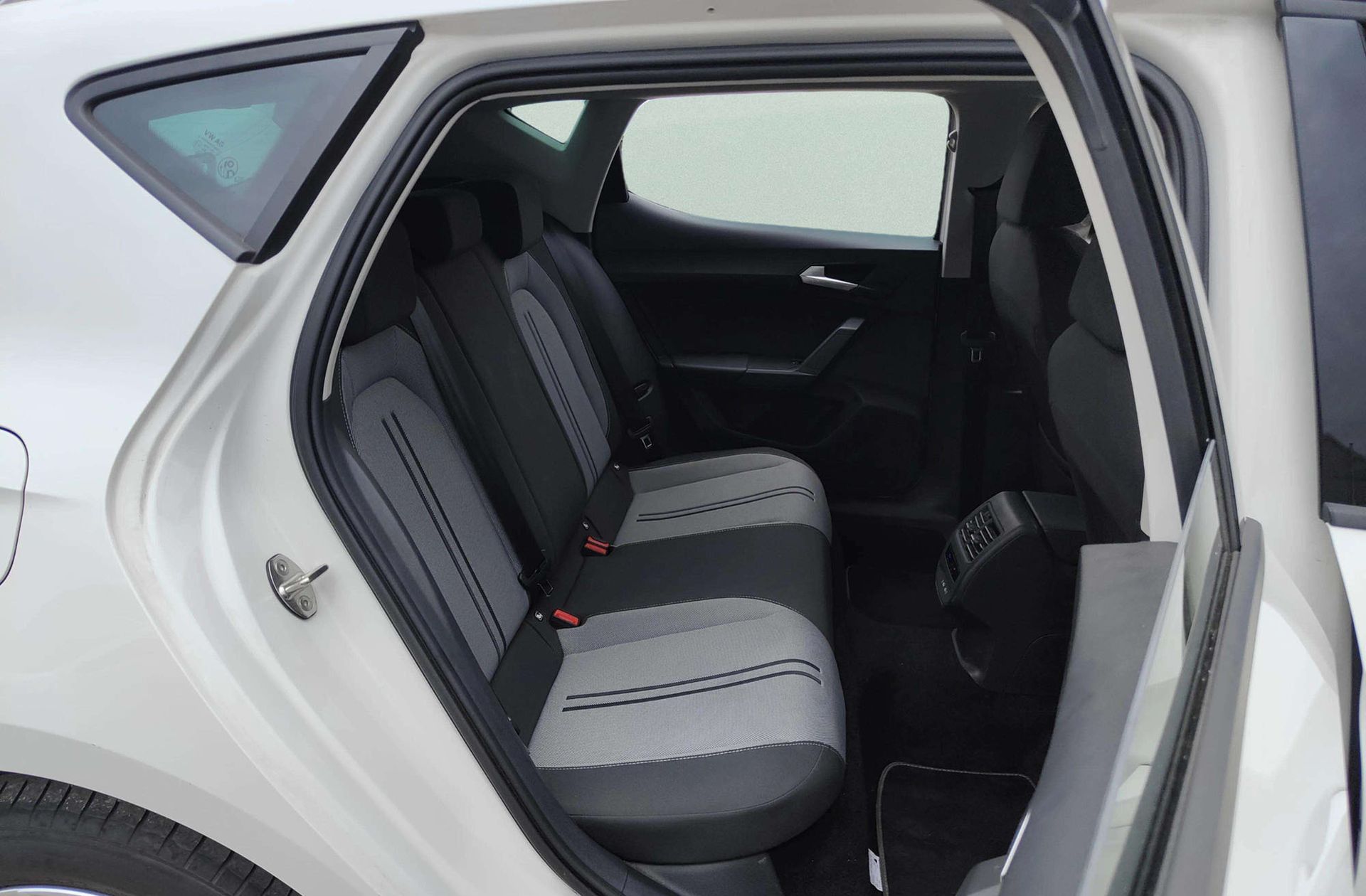 SEAT León 1.0 eTSI Style Go S DSG - foto 17