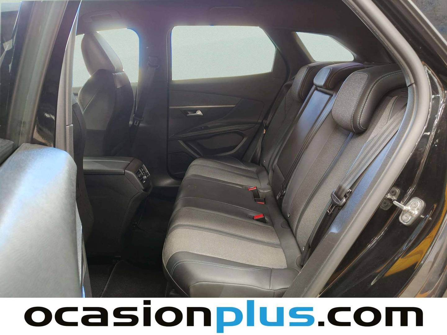 Foto asientos traseros Peugeot 3008 Peugeot 3008 PureTech 130 S&S Allure Pack EAT8 (130 CV)