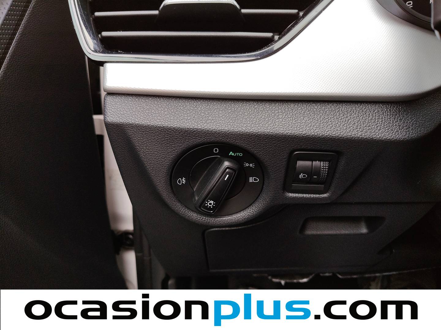 Skoda Kamiq Skoda Kamiq 1.0 TSI Ambition DSG (110 CV) de segunda mano