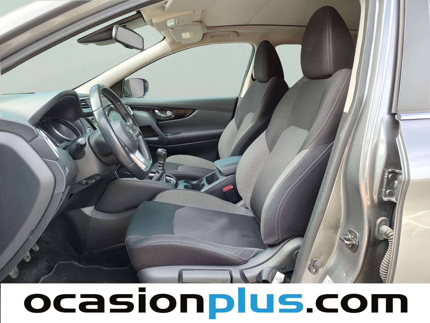 Foto asientos delanteros Nissan QASHQAI Nissan Qashqai DIG-T 140 N-Connecta (140 CV)