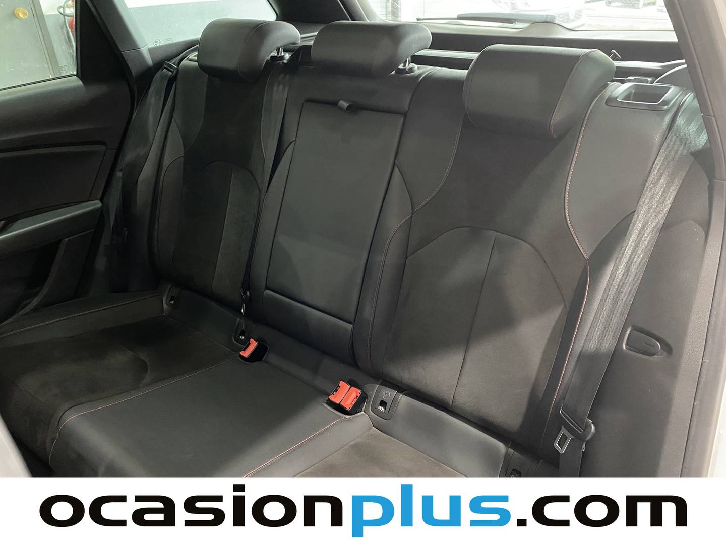 Foto asientos traseros Seat León Seat León ST 1.5 TGI GNC S&S FR Fast Edition DSG (130 CV)