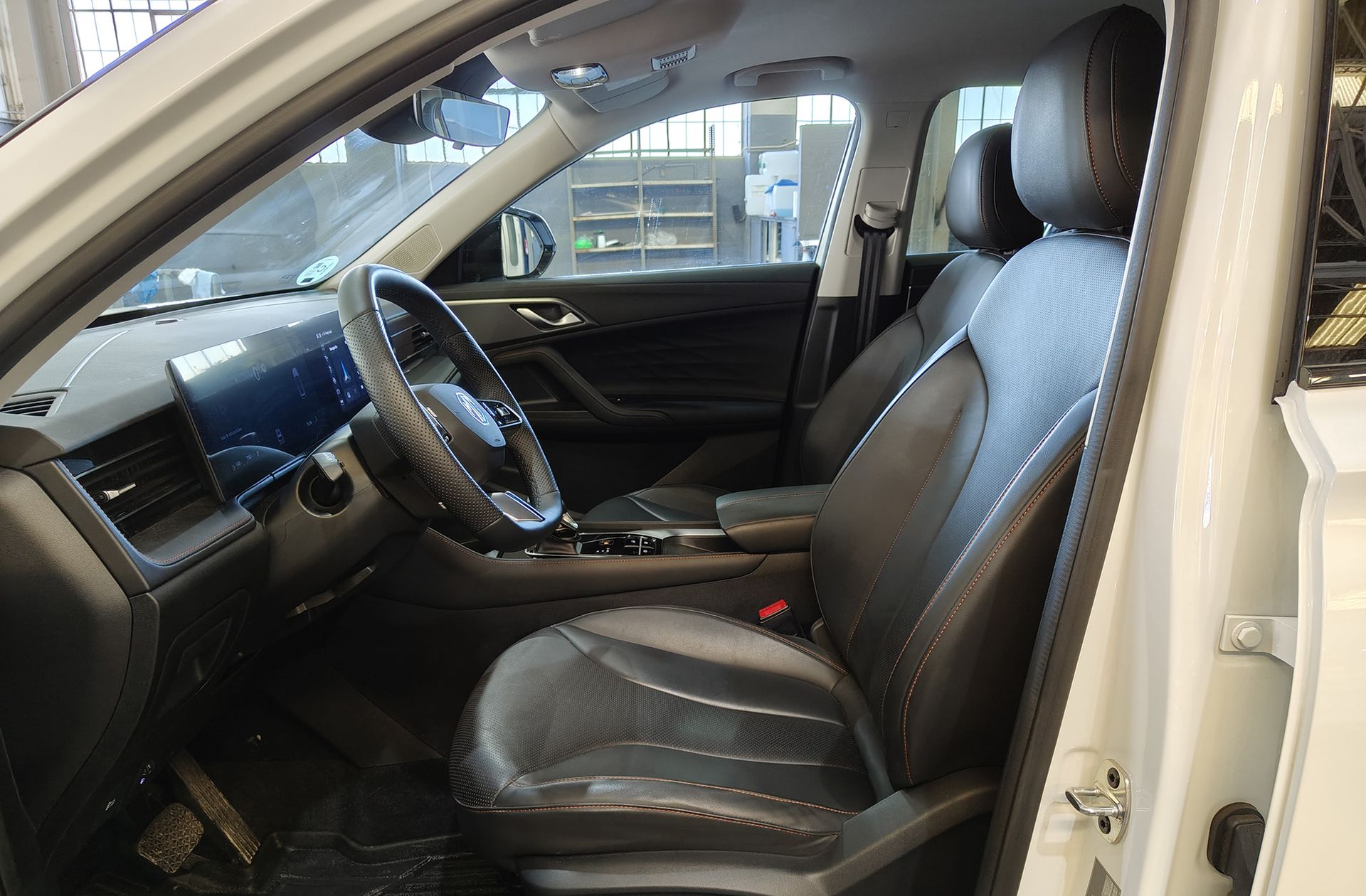 MG HS 1.5T Luxury DCT - foto 11